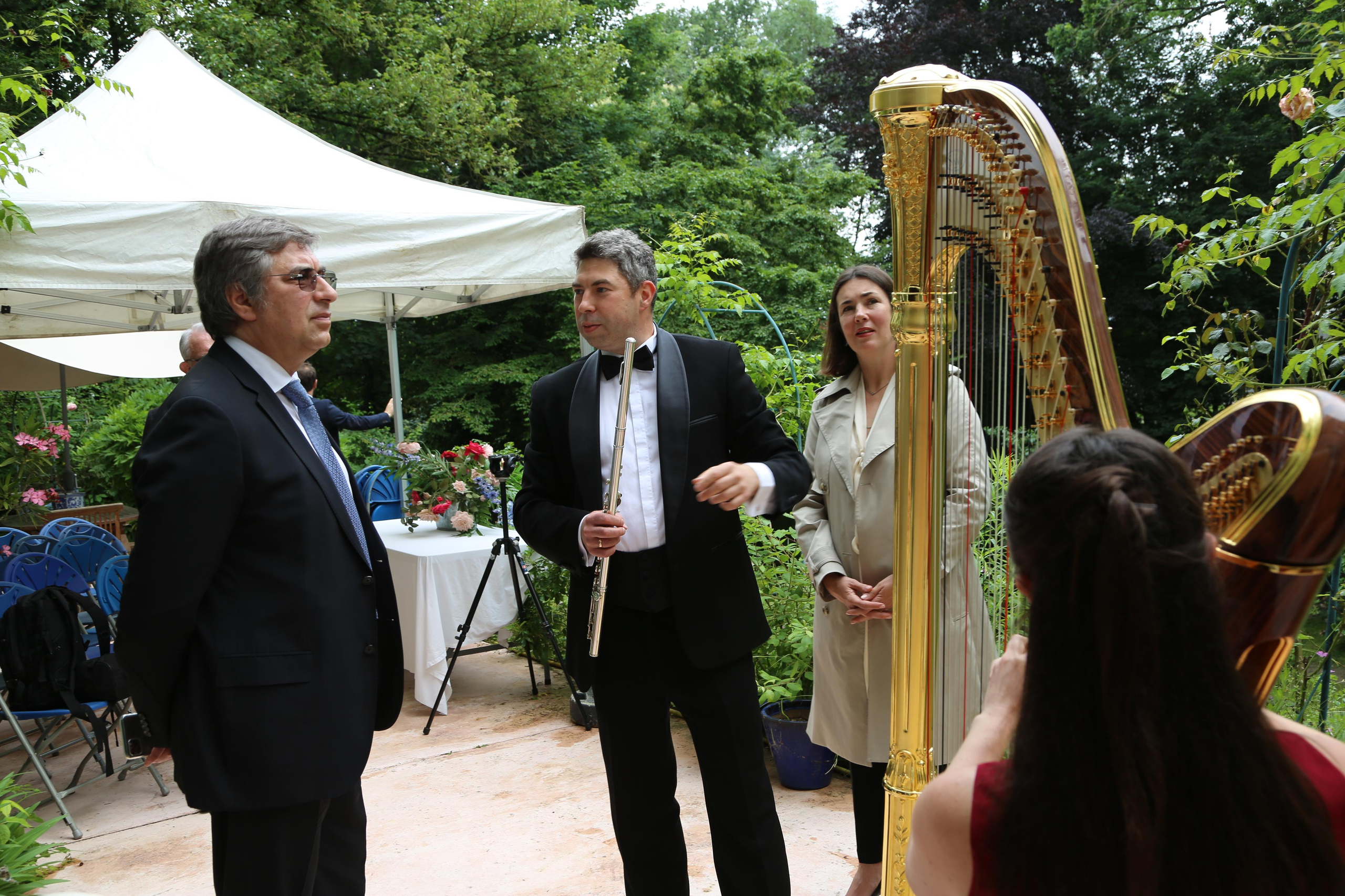 Harpe. Natalia Bogdanovska. Films et photographie corporate en France