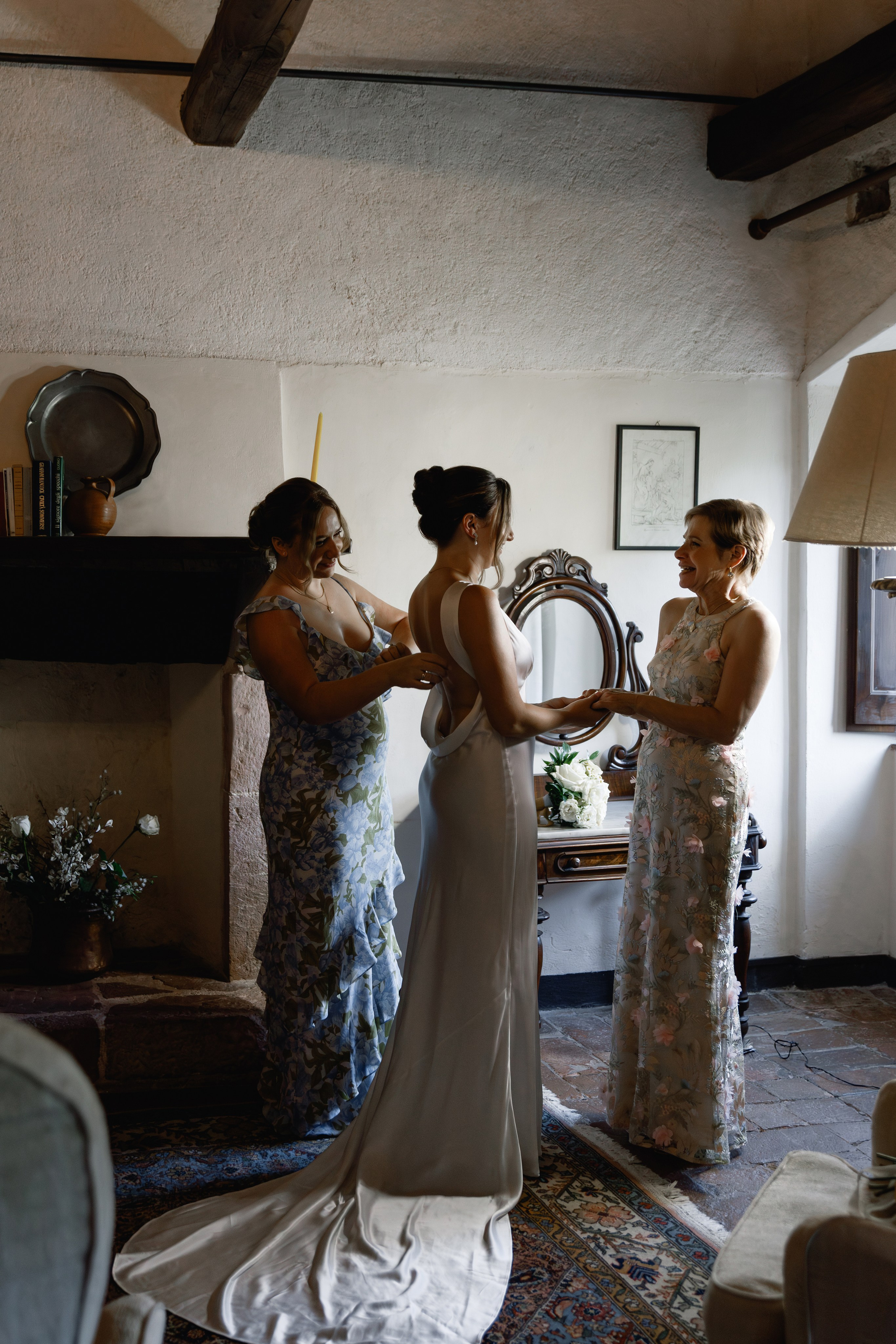Wedding photographer Italy Rome, Tuscany, Lake Como, Sicily, Puglia. Wedding Photographer Rome Tuscany Como Sicily Puglia Amalfy Italy- Oksana Savenchuk
