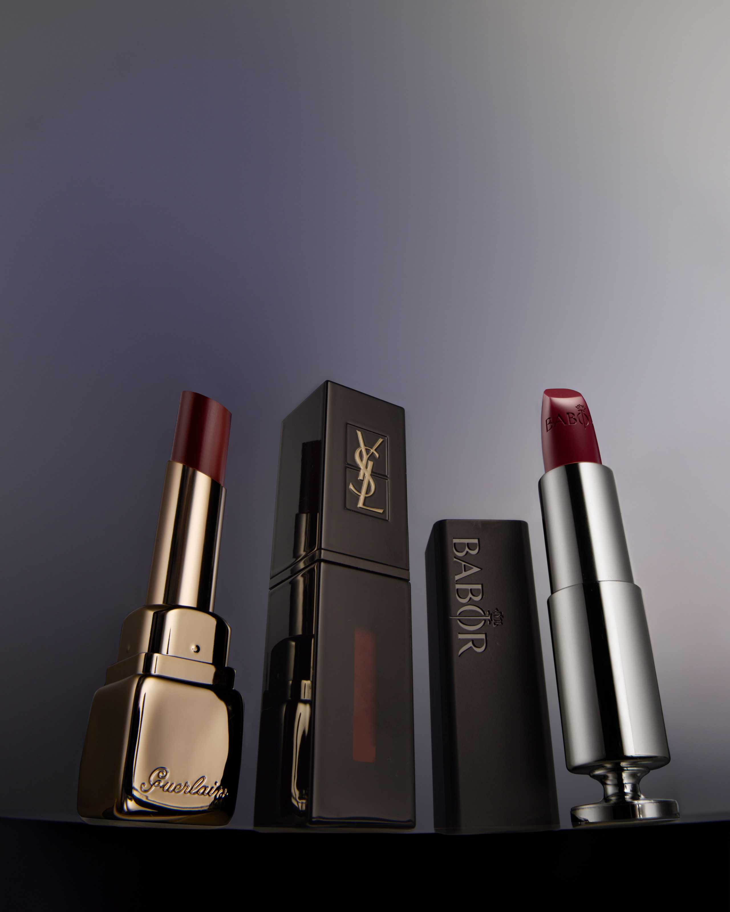 Werbefotografie von Lippenstiften führender Premium-Marken, kreative Studioaufnahme