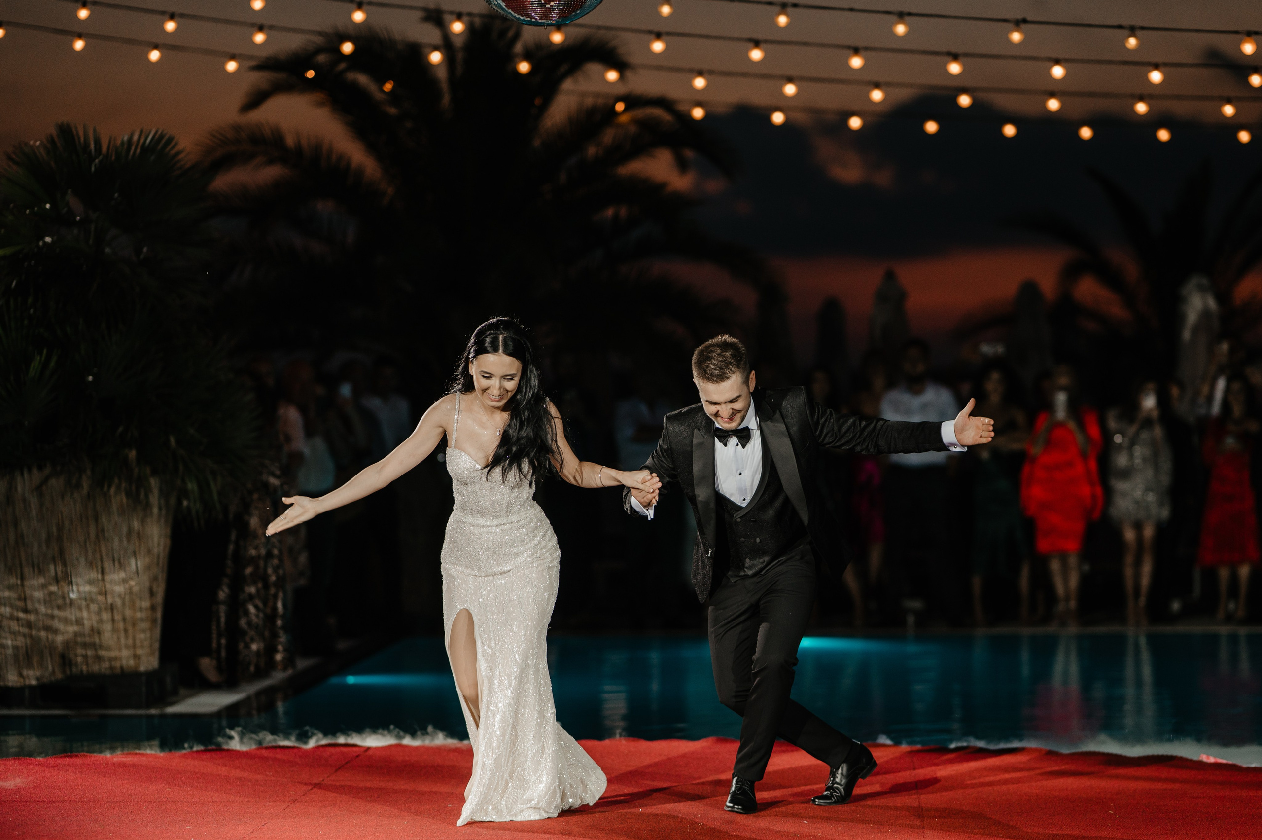 Fotograf si videograf de nunta in stil fotojurnalistic. Proud Vision Weddings | Wedding Photography & Film — Servicii profesionale Foto Video Nunta Iasi