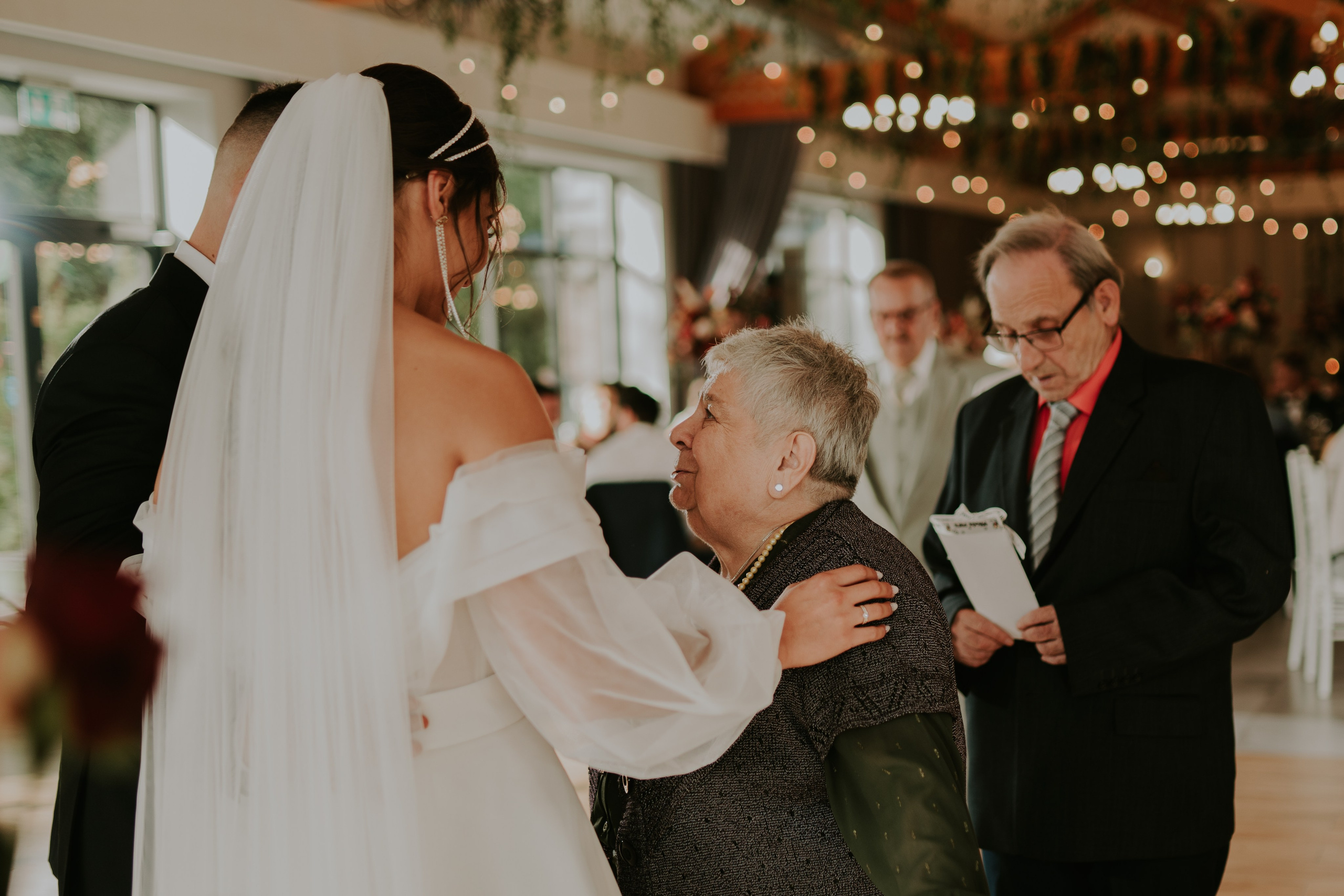 Sala Koralowa w Jaworzu: Opowieść o ślubie Nikoli i Kacpra. Karkowskafoto - fotografia miłości