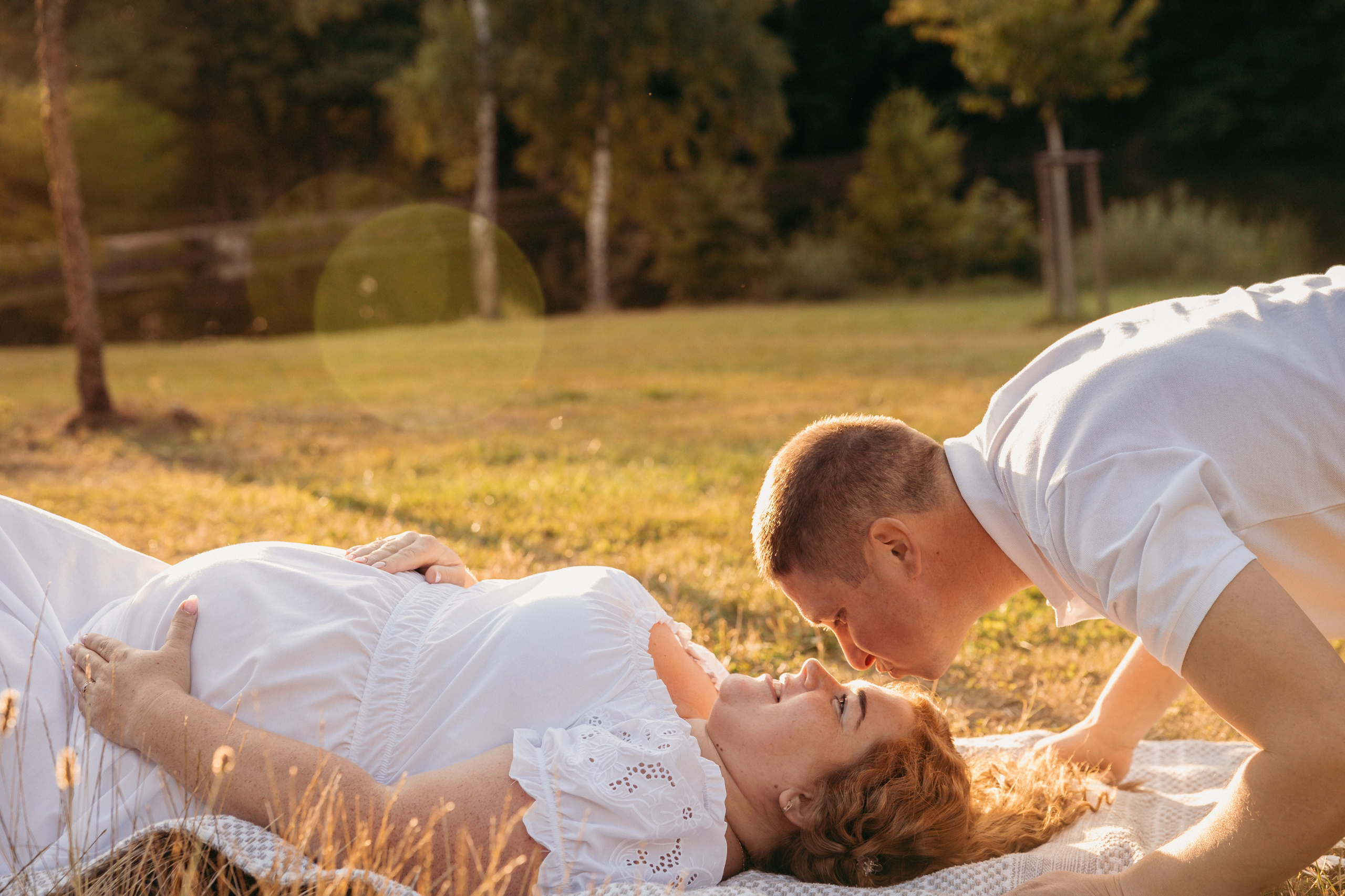 Těhotenské focení. Lifestyle a rodinná fotografka v Pisku Oxana Telupilova