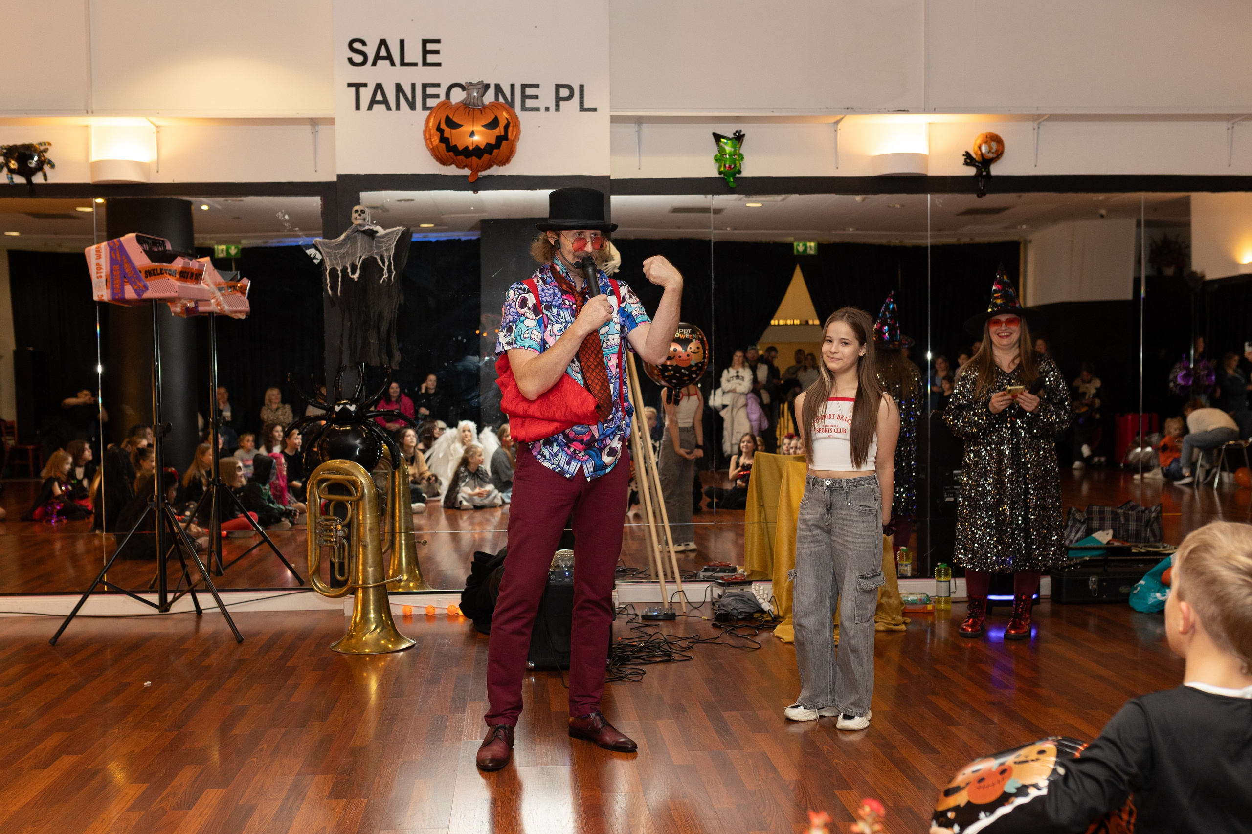 Leo dance studio Helloween 2025. Семейный и детский фотограф в Варшаве Мила Бобровская