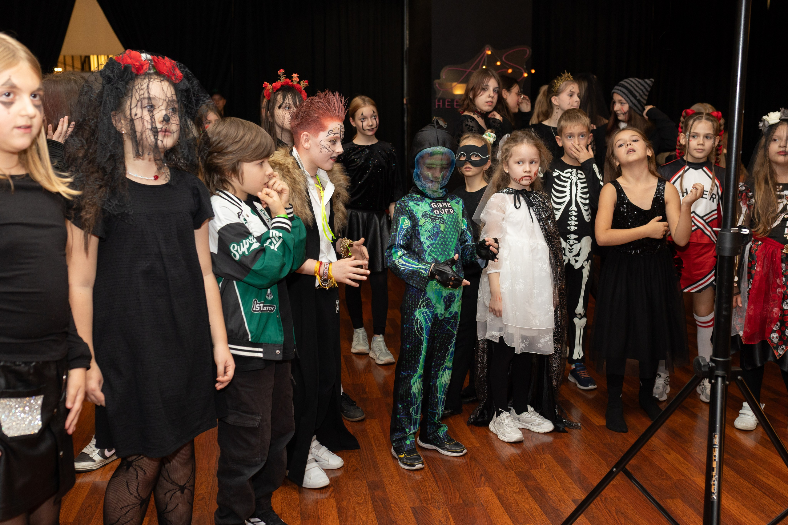 Leo dance studio Helloween 2025. Семейный и детский фотограф в Варшаве Мила Бобровская