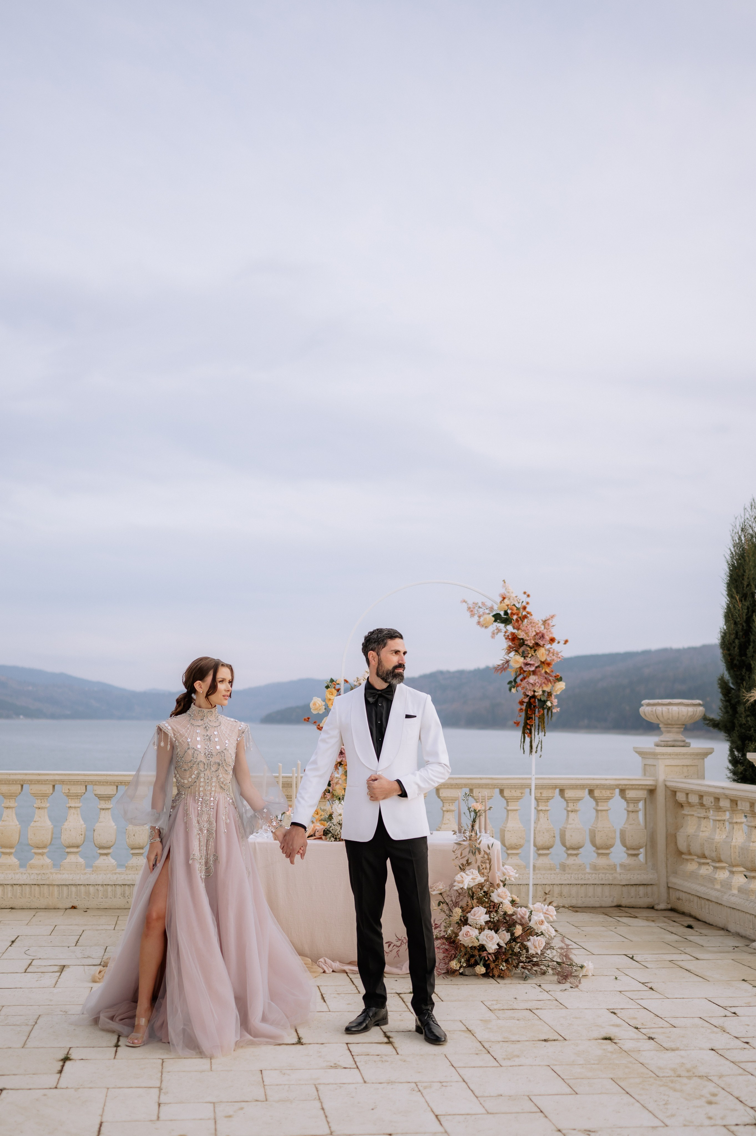 Sedinta foto nunta la Gradinile Romane , Neamt. Proud Vision Weddings | Wedding Photography & Film — Servicii profesionale Foto Video Nunta Iasi