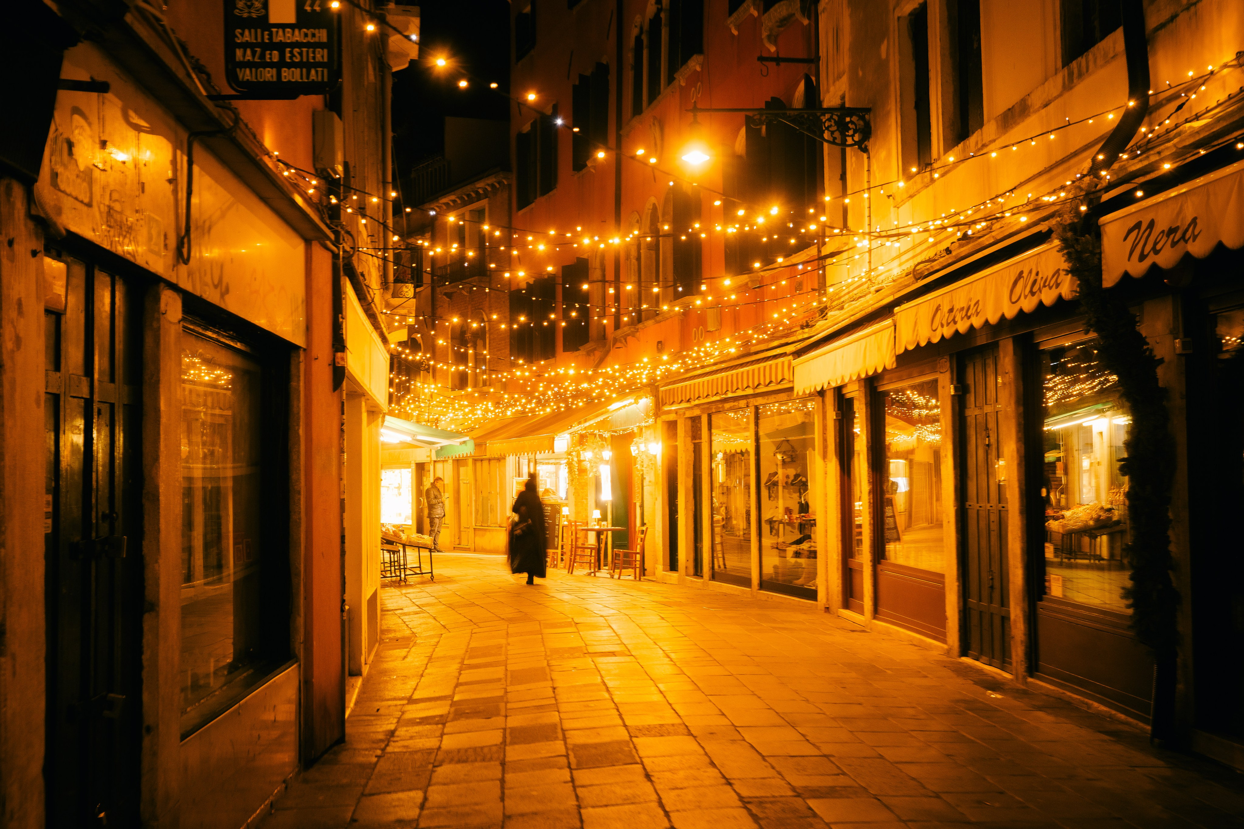 Street. Maria Sher. Professional photographer from Porto, Portugal