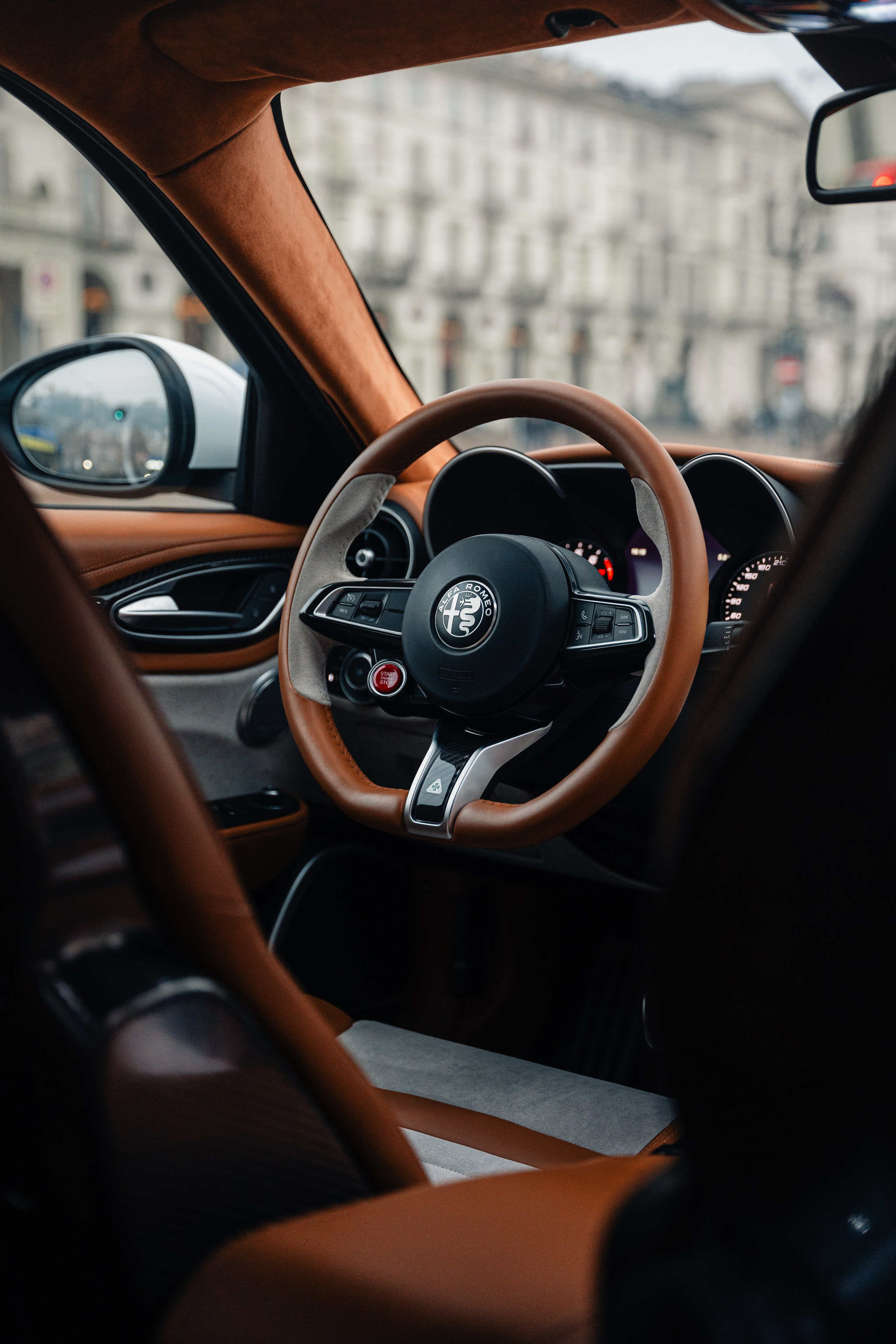 Afla Romeo Giulia ErreErre Fuoriserie. Photographe de voitures à Paris — Vitalii Motruk