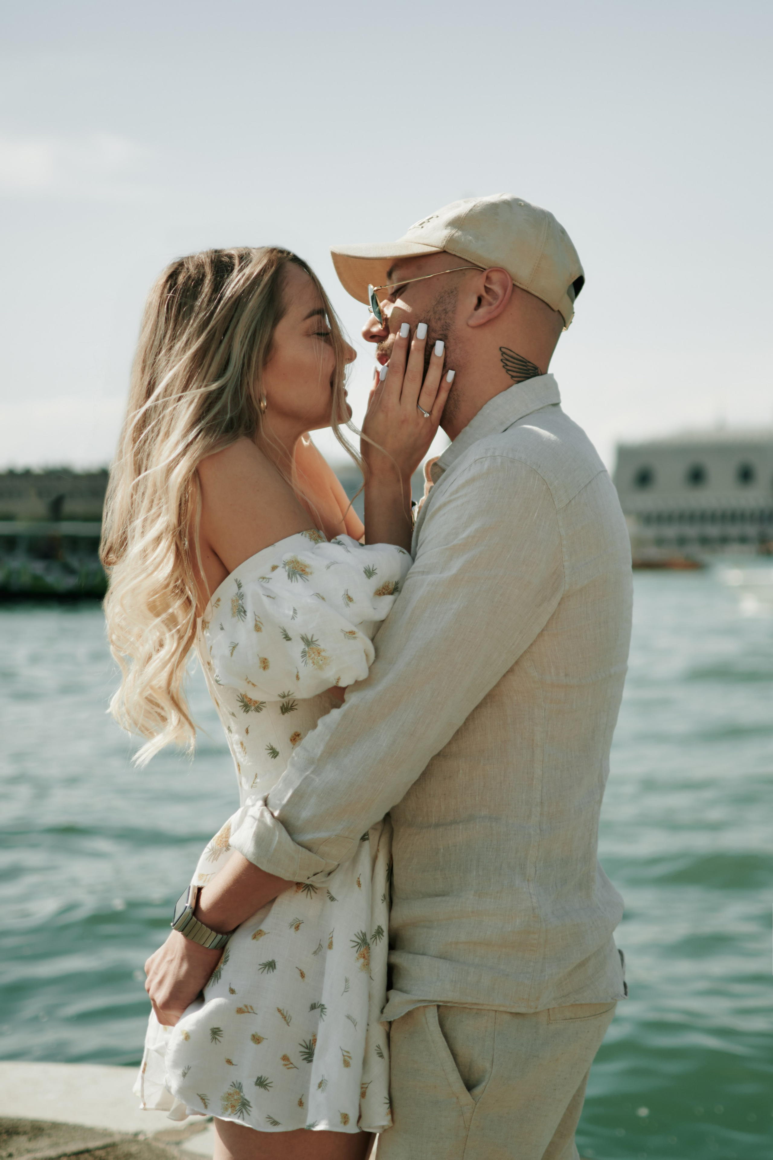 Surprise Engagement Photoshoot in Venice on a Boat. Photographer in Venice, Italy. Yana Zotova