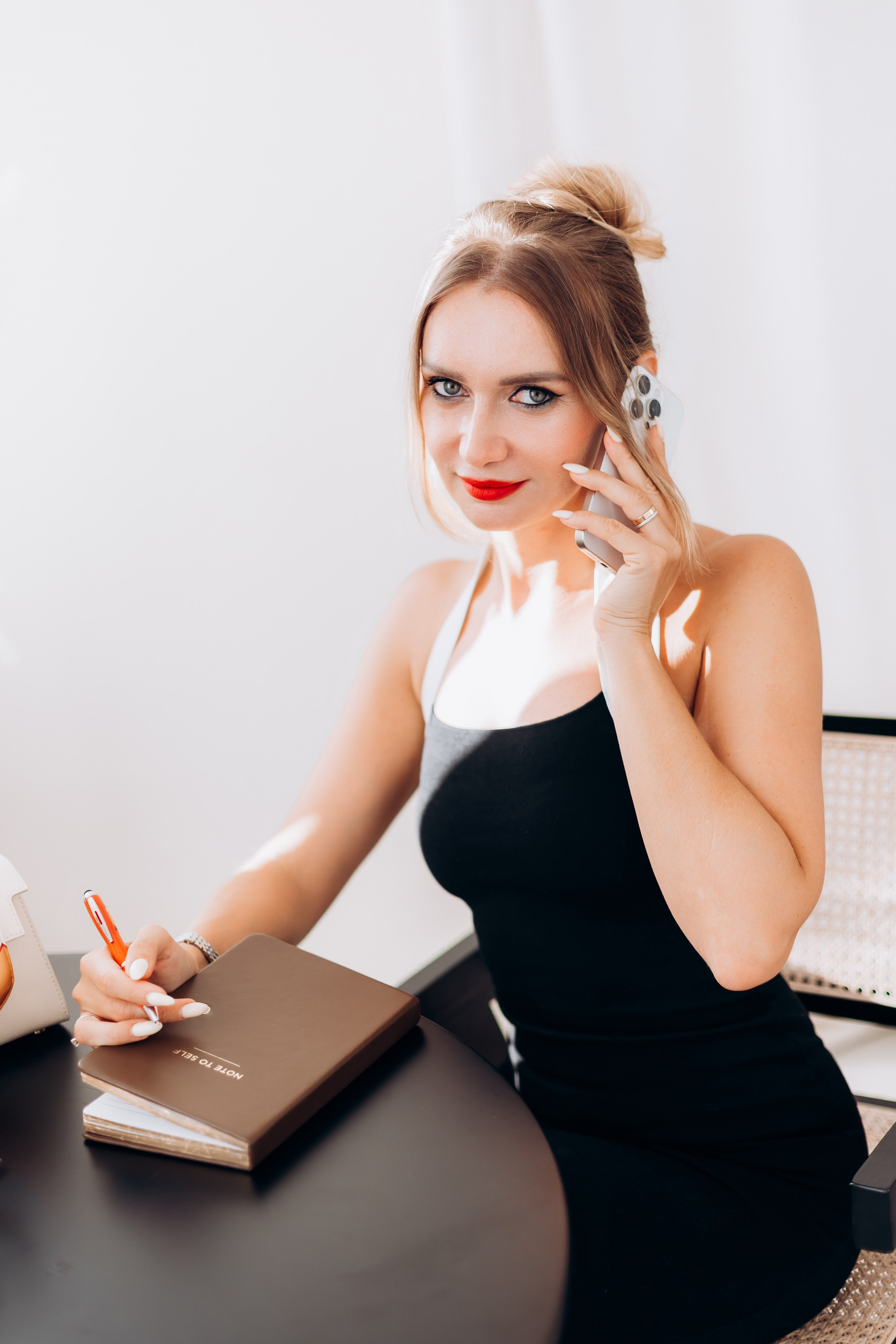 Anastasia (business portrait). Wedding and Family Photograph