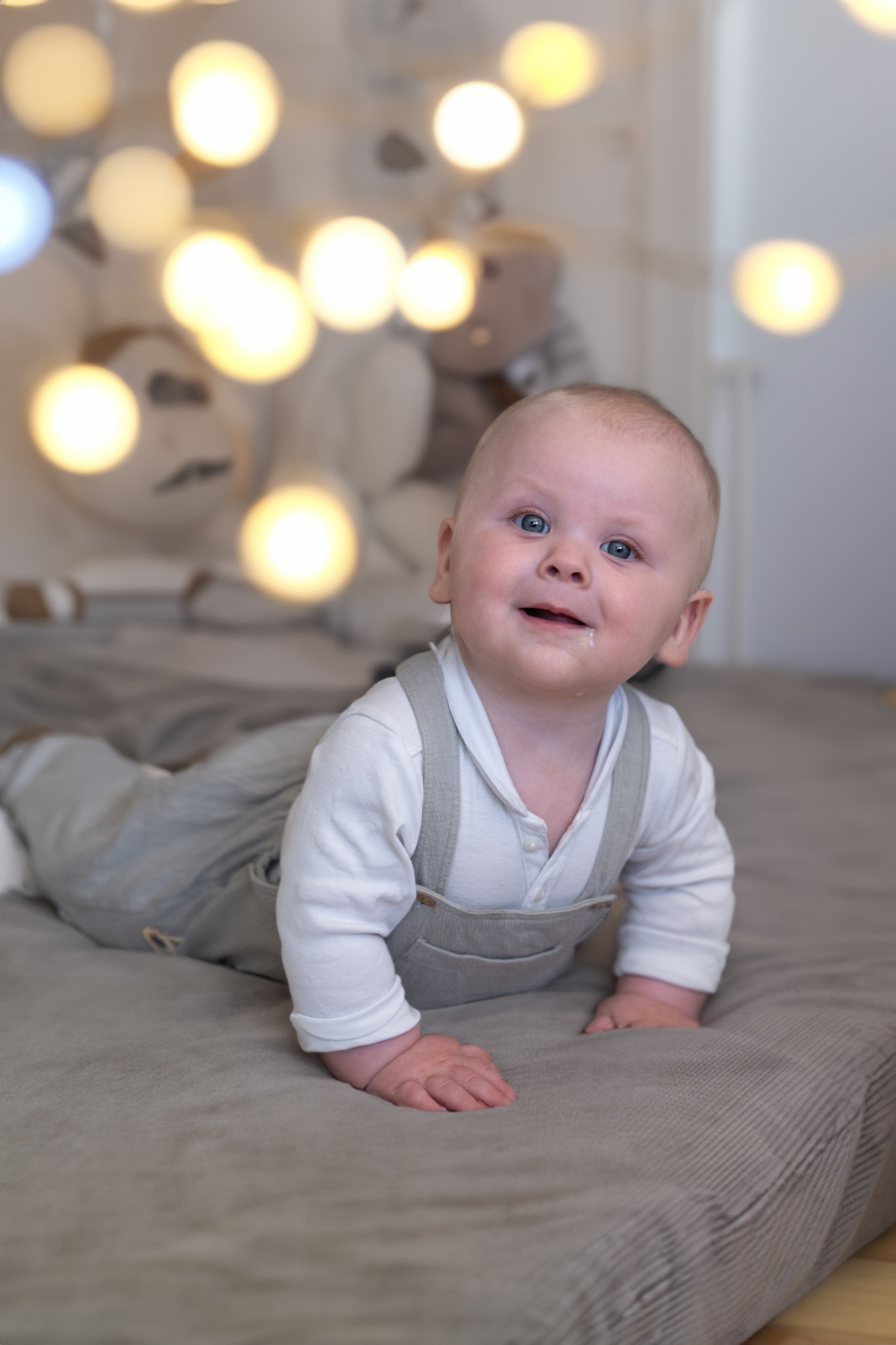 Sußer Junge. Newborn Baby Fotografie Flensburg Babyfotoshooting