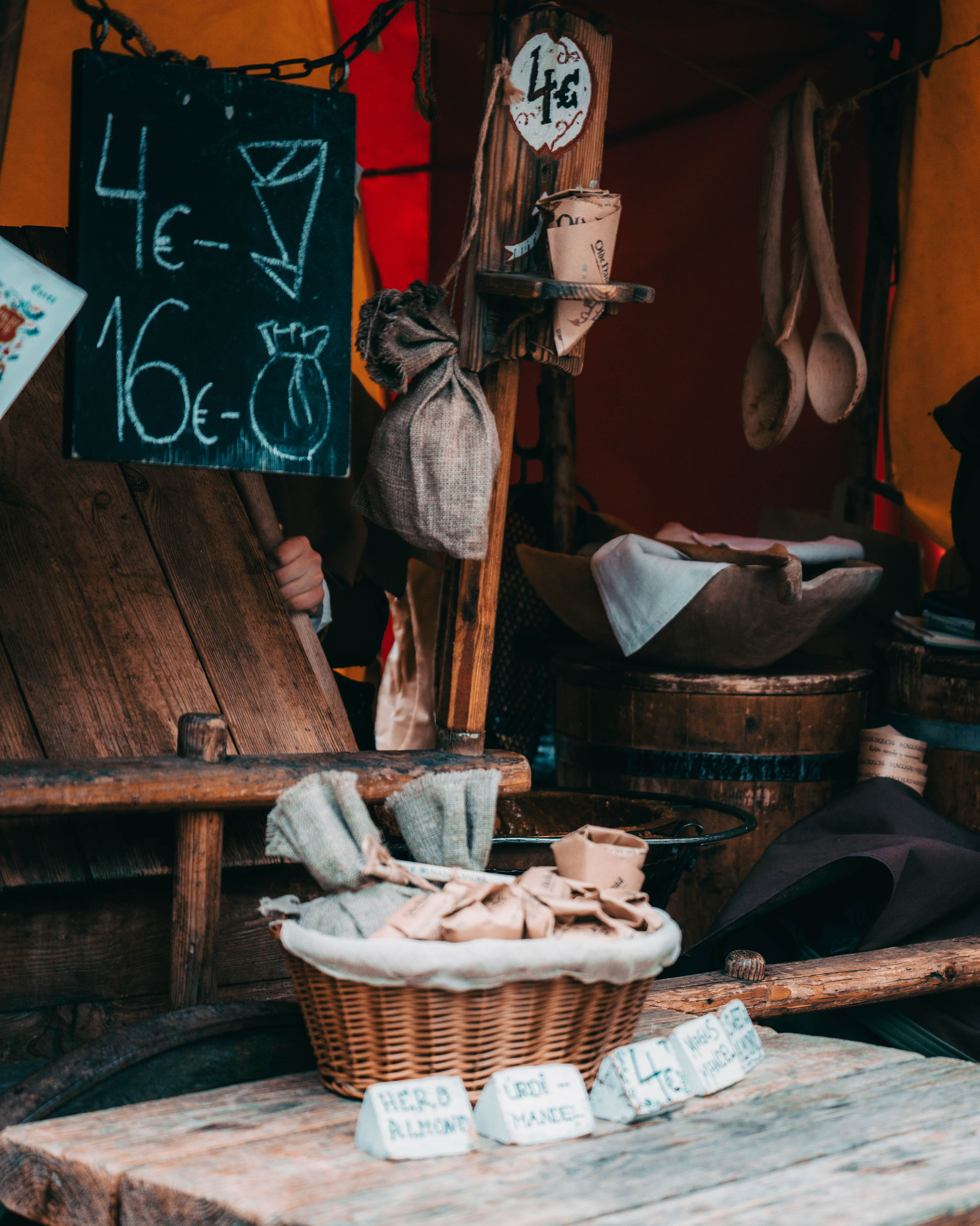 Streetphoto. VEKE MEDIA