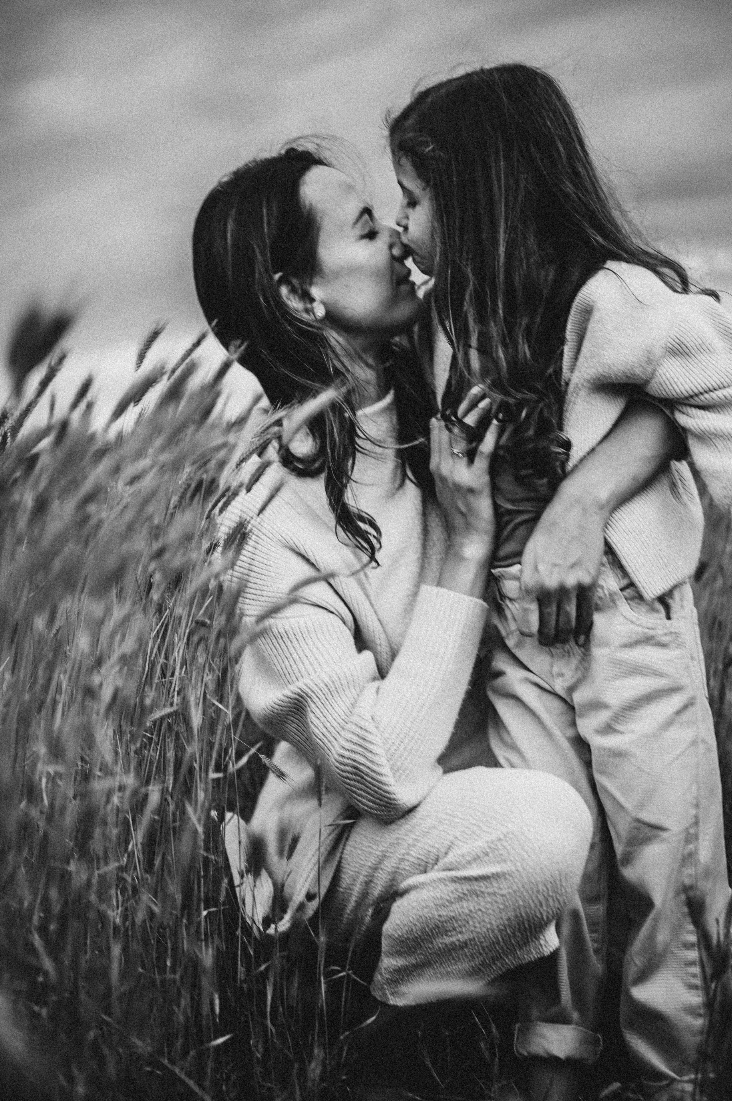 Bojana i Srna / mammy and me photosession. Deciji i porodicni fotograf u Beogradu Oksana Skendzic