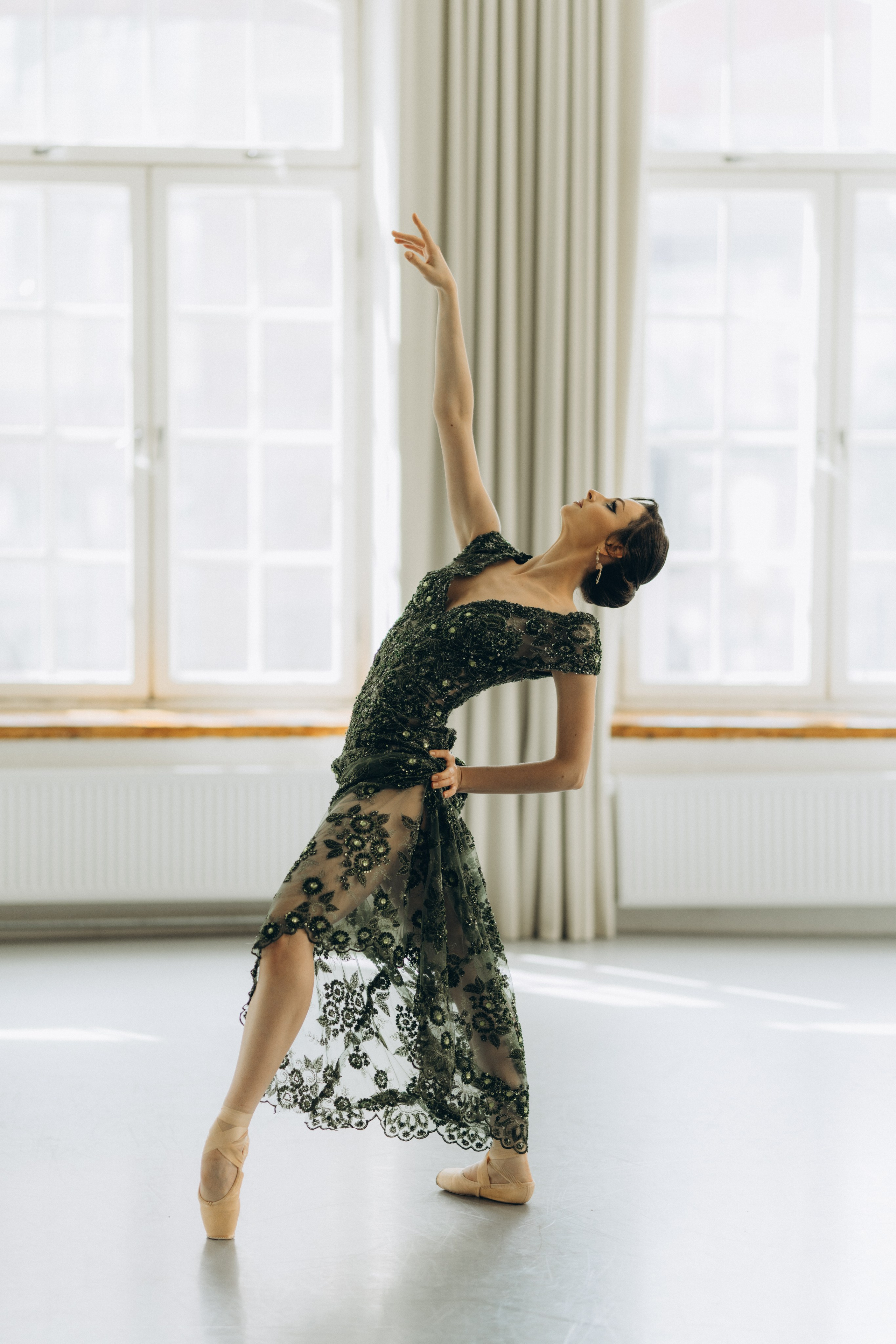 Riikka Couture, Riikka Ikäheimo, Violetta Keller, Portrait, Dancer. Wedding and portrait photographer in Helsinki Vickan O