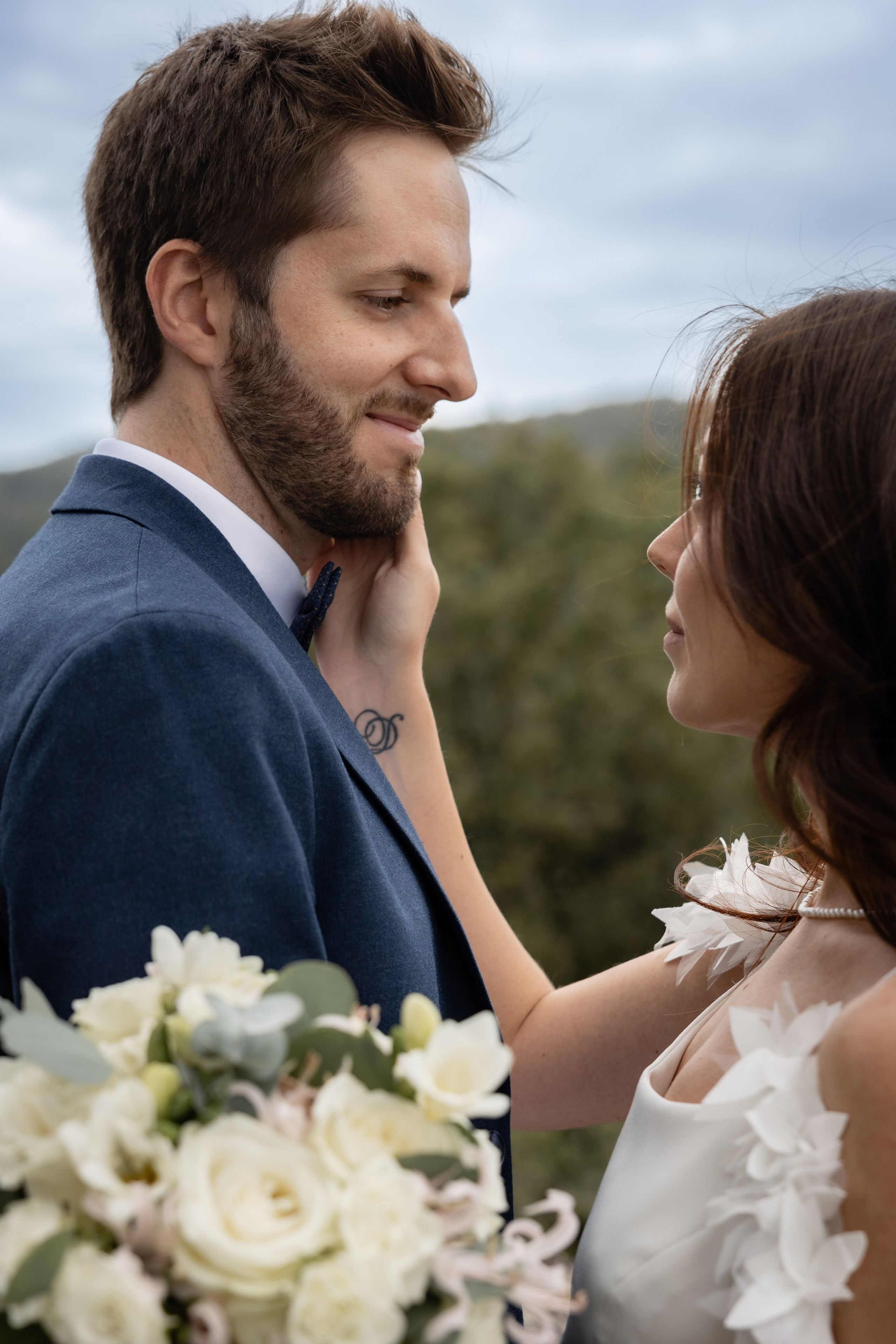 Mariage au château français. Elopement au Château de Cénevières. Eugénie Smirnova — Photographe à Toulouse et dans le Sud-Ouest
