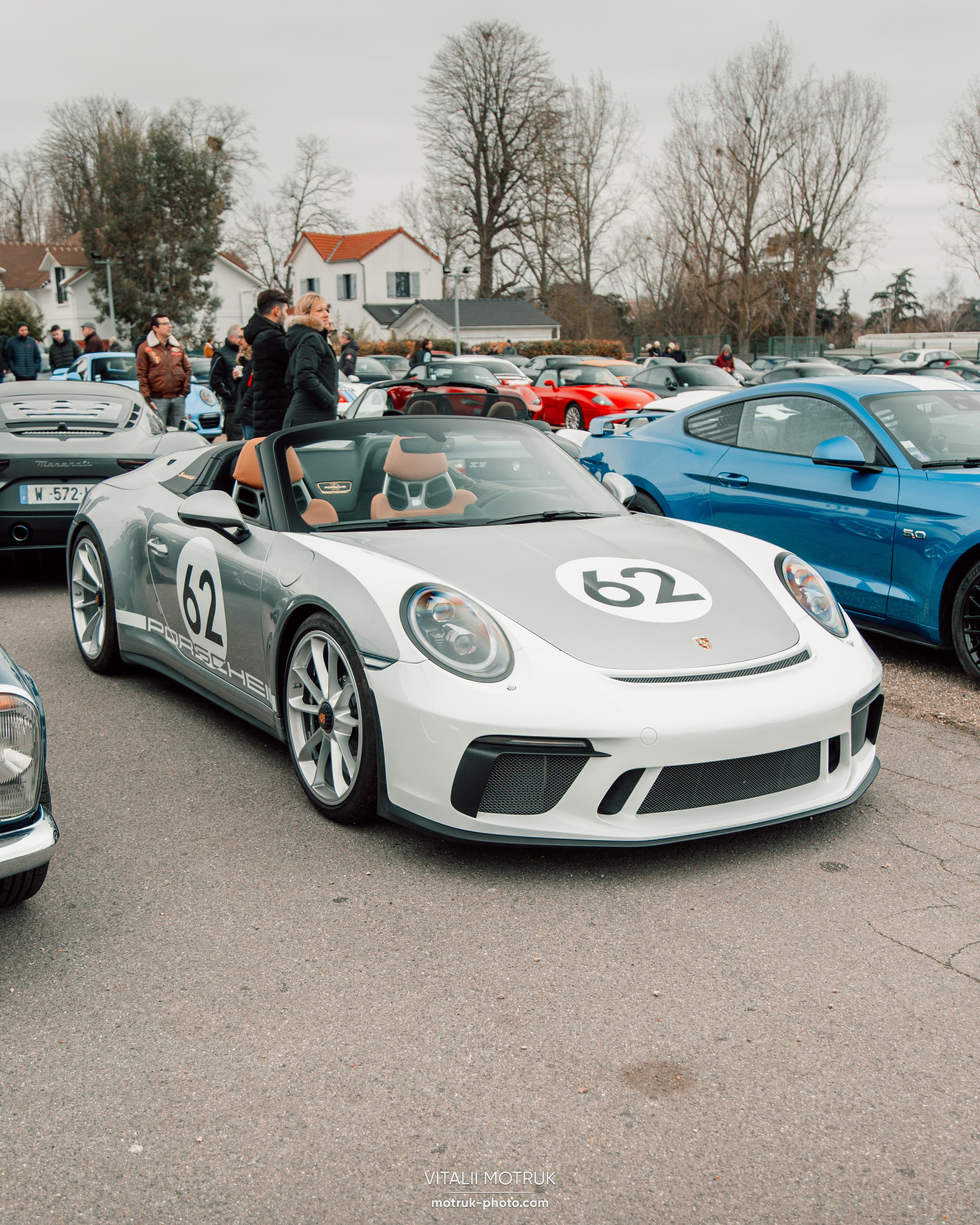 Cars and Coffee 12.02. Photographer in Paris — Vitalii Motruk