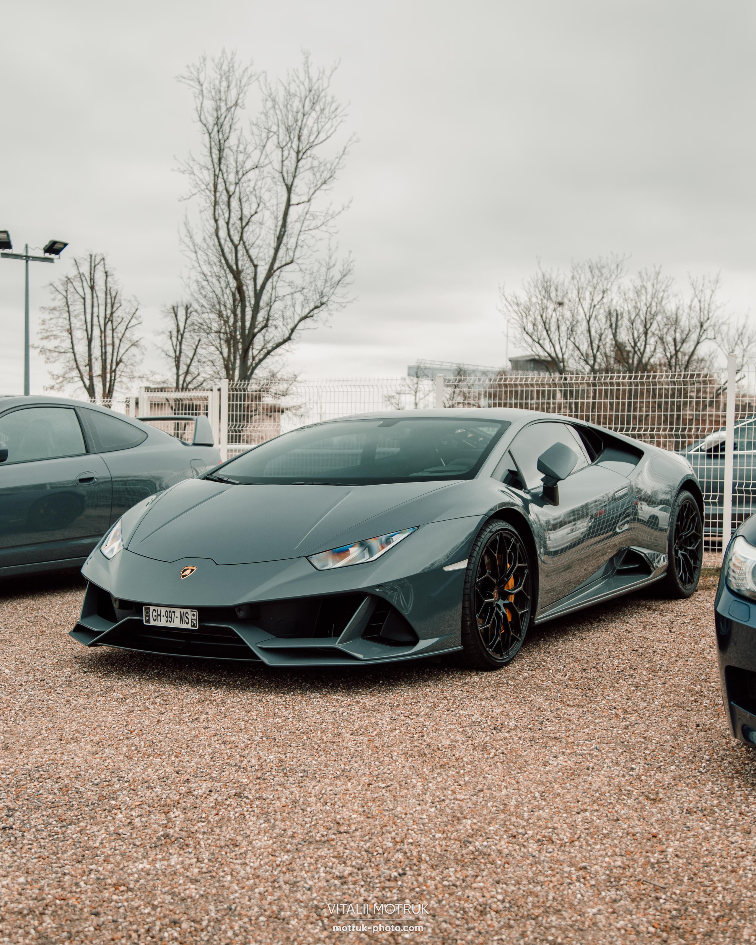 Cars and Coffee 12.02. Photographer in Paris — Vitalii Motruk