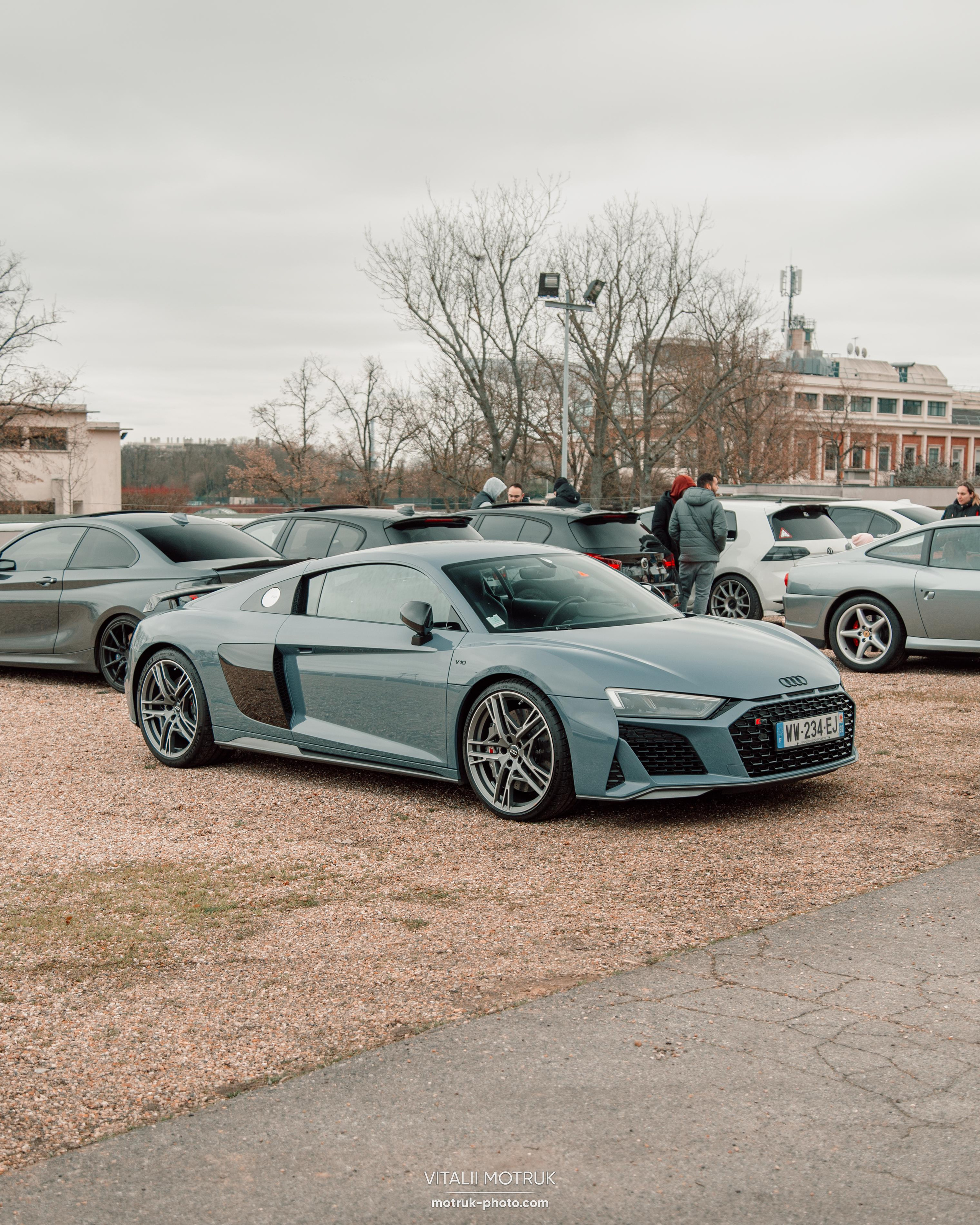 Cars and Coffee 12.02. Photographer in Paris — Vitalii Motruk