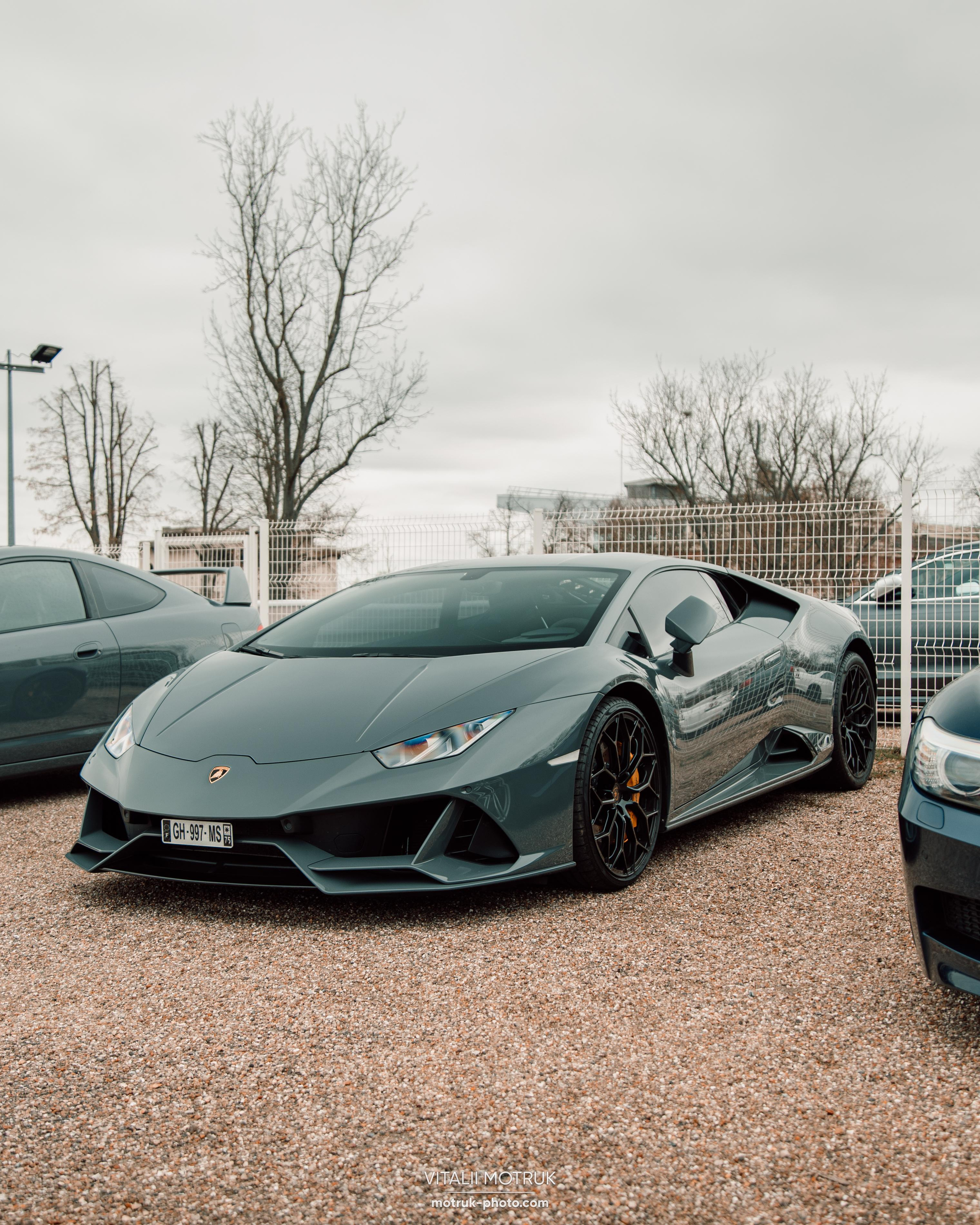 Cars and Coffee 12.02. Photographer in Paris — Vitalii Motruk