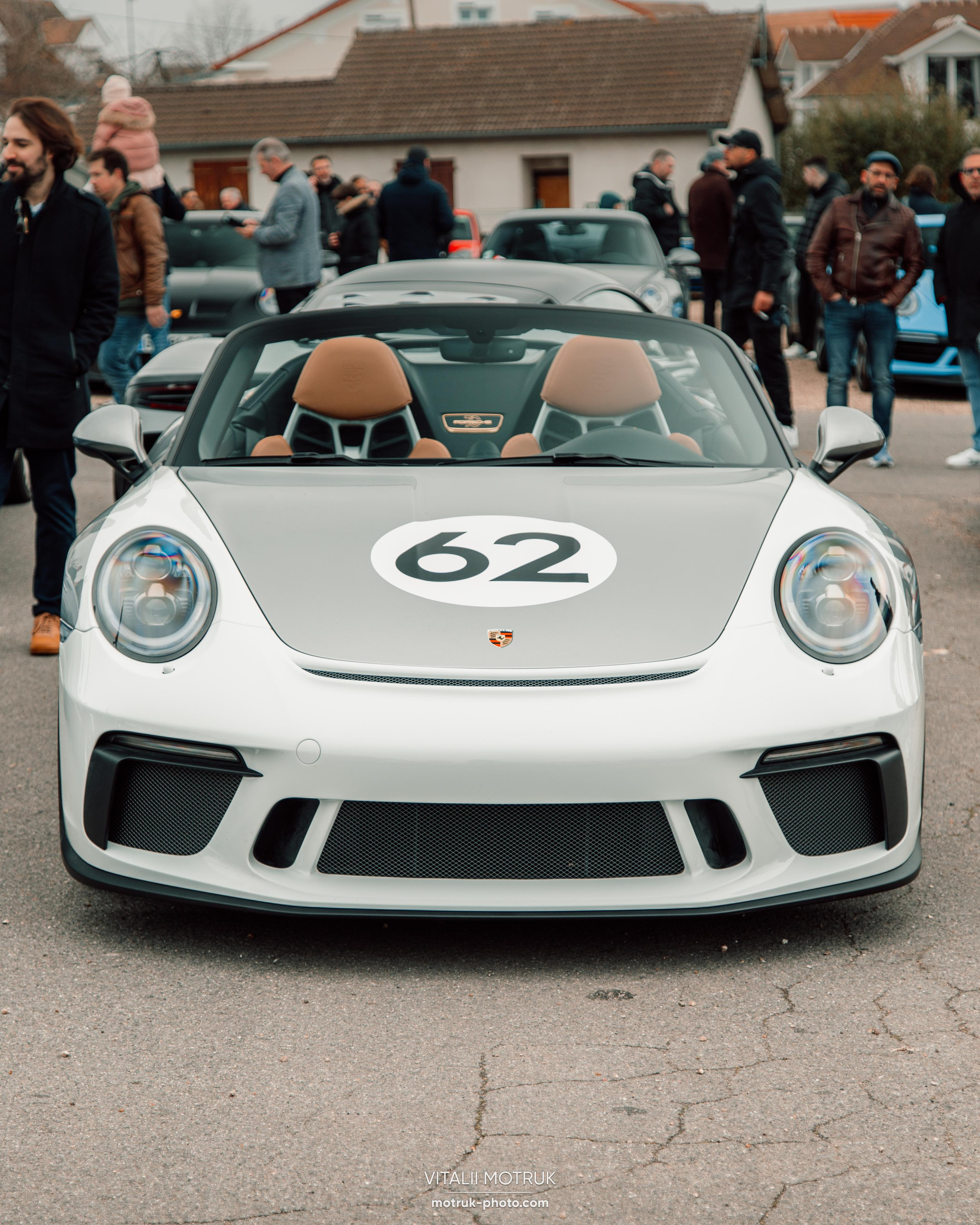 Cars and Coffee 12.02. Photographer in Paris — Vitalii Motruk