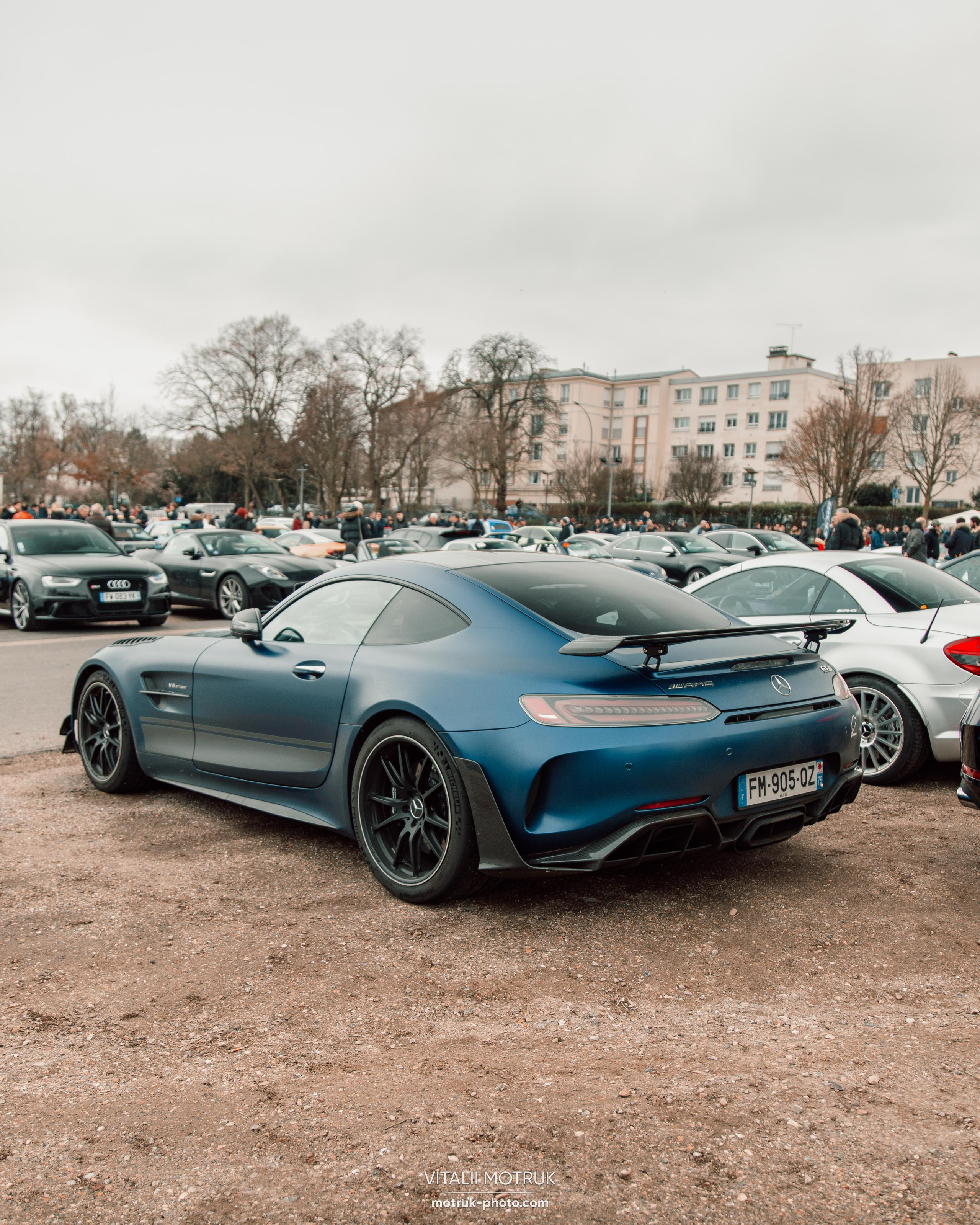 Cars and Coffee 12.02. Photographer in Paris — Vitalii Motruk