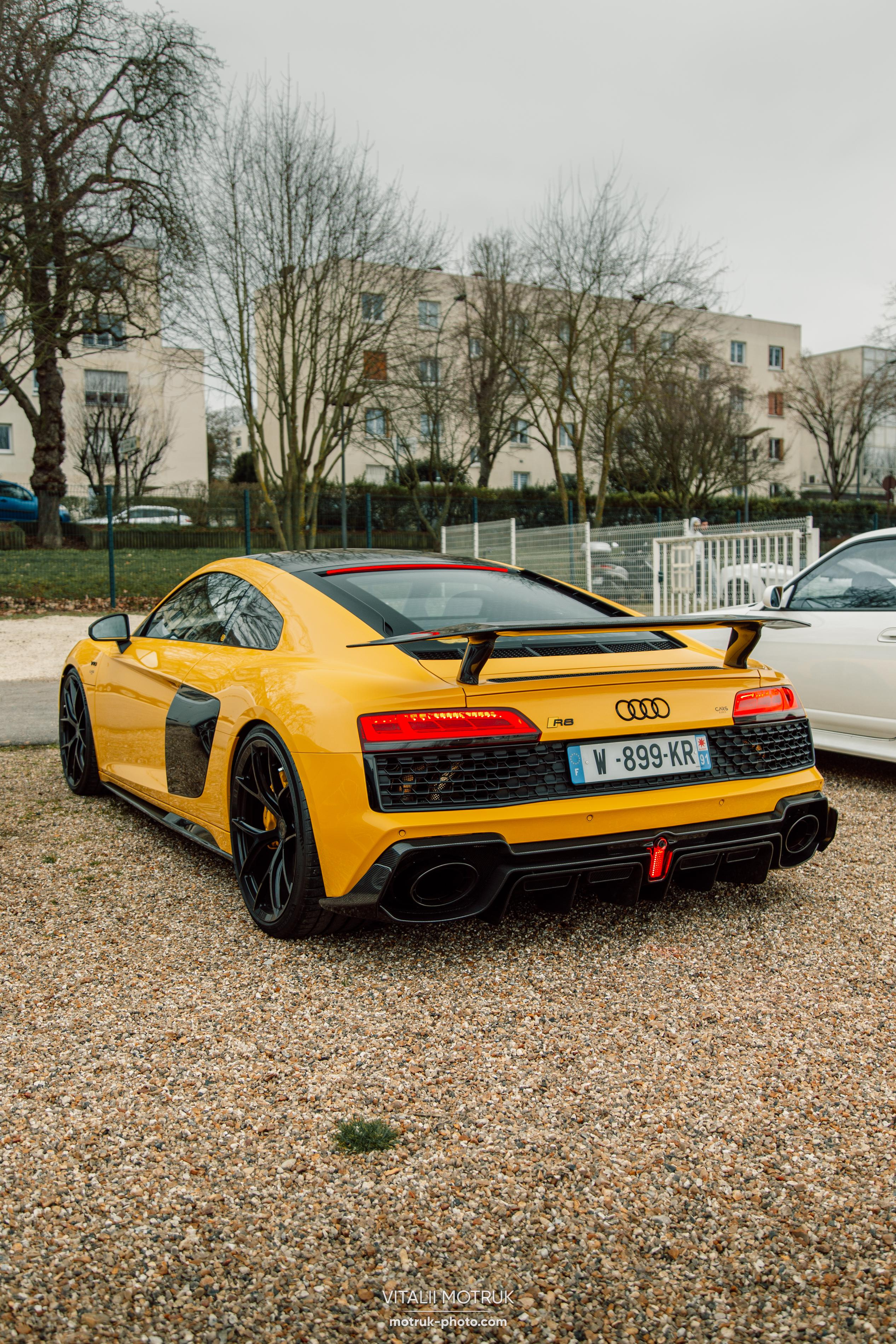 Cars and Coffee 12.02. Photographer in Paris — Vitalii Motruk