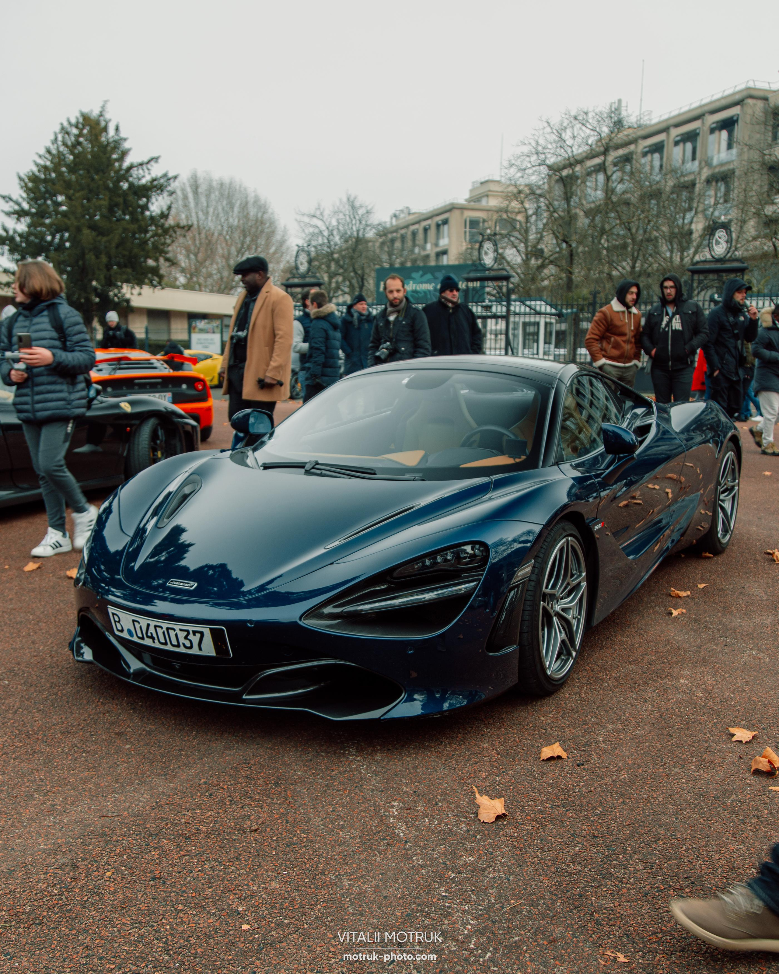 Rassemblement a l’Auteuil. Photographer in Paris — Vitalii Motruk