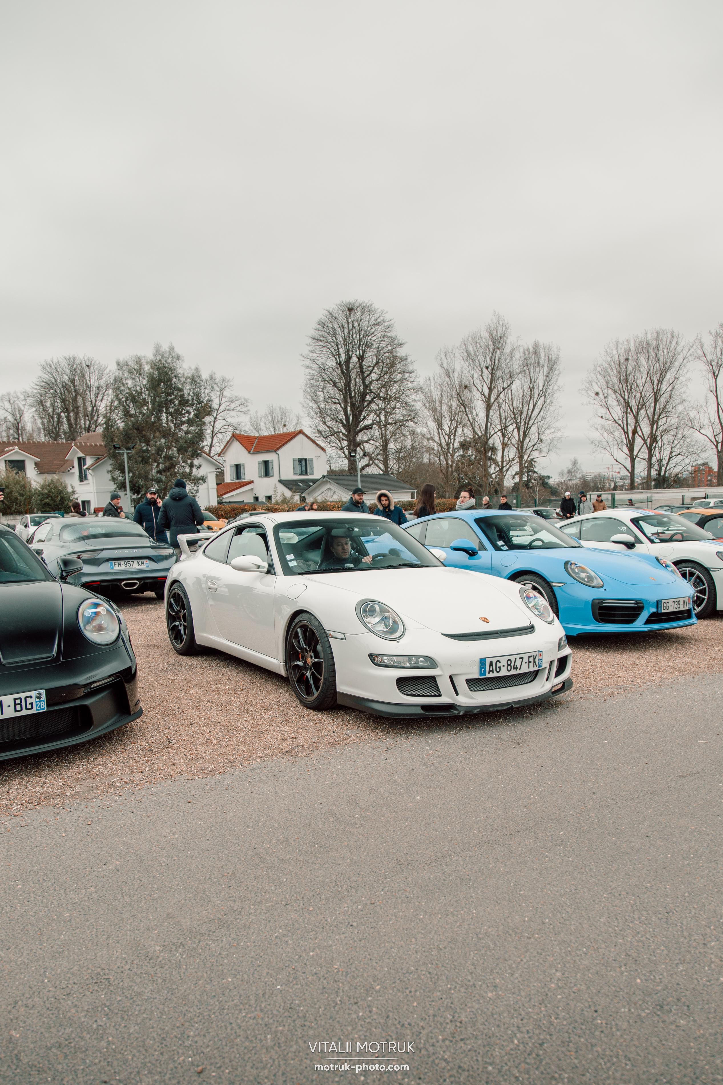 Cars and Coffee 12.02. Photographer in Paris — Vitalii Motruk