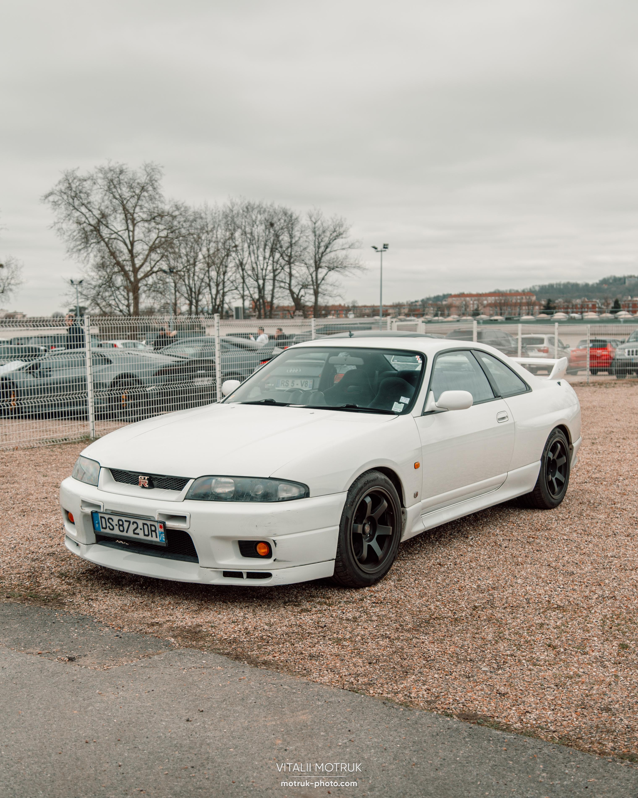 Cars and Coffee 12.02. Photographer in Paris — Vitalii Motruk