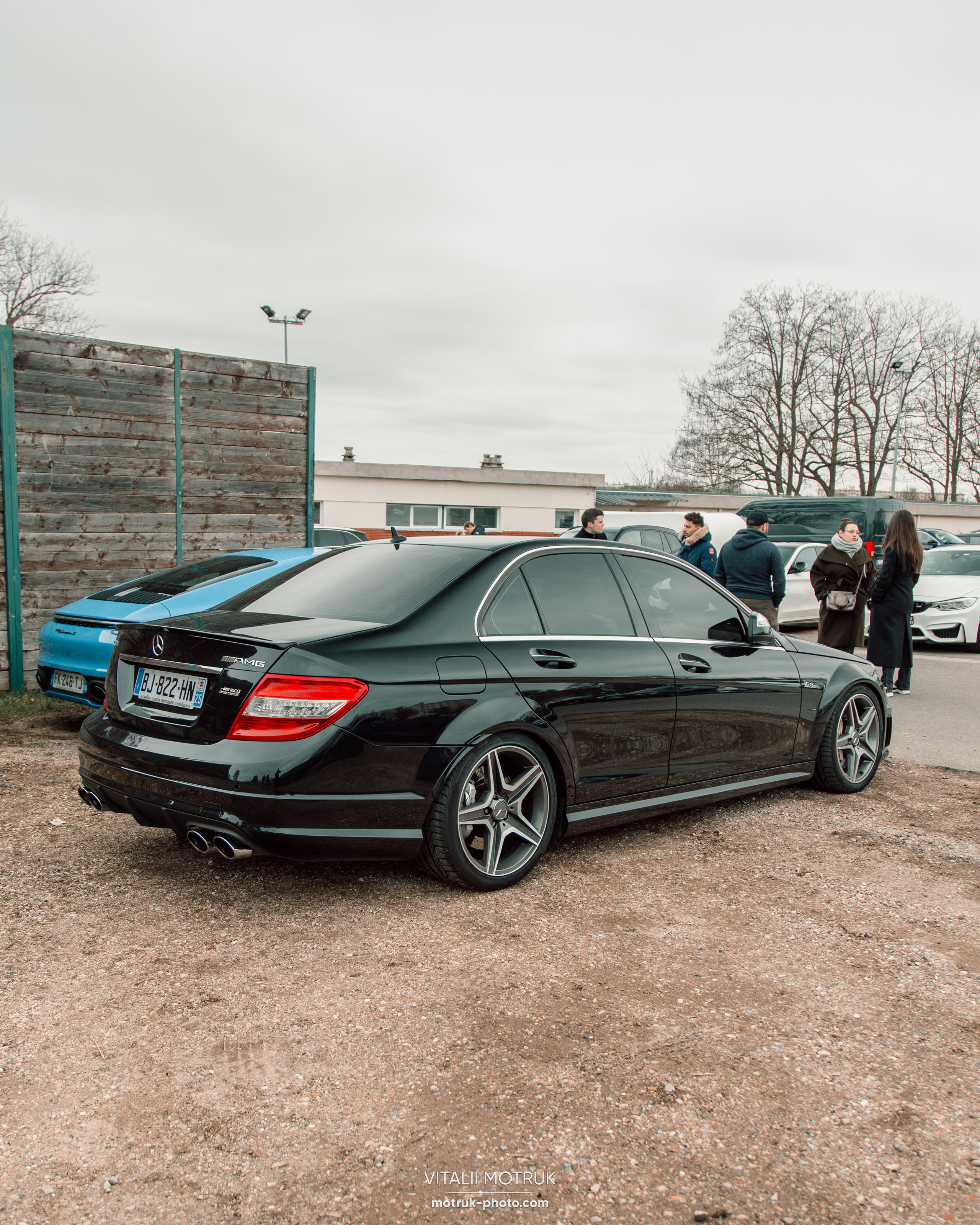 Cars and Coffee 12.02. Photographer in Paris — Vitalii Motruk