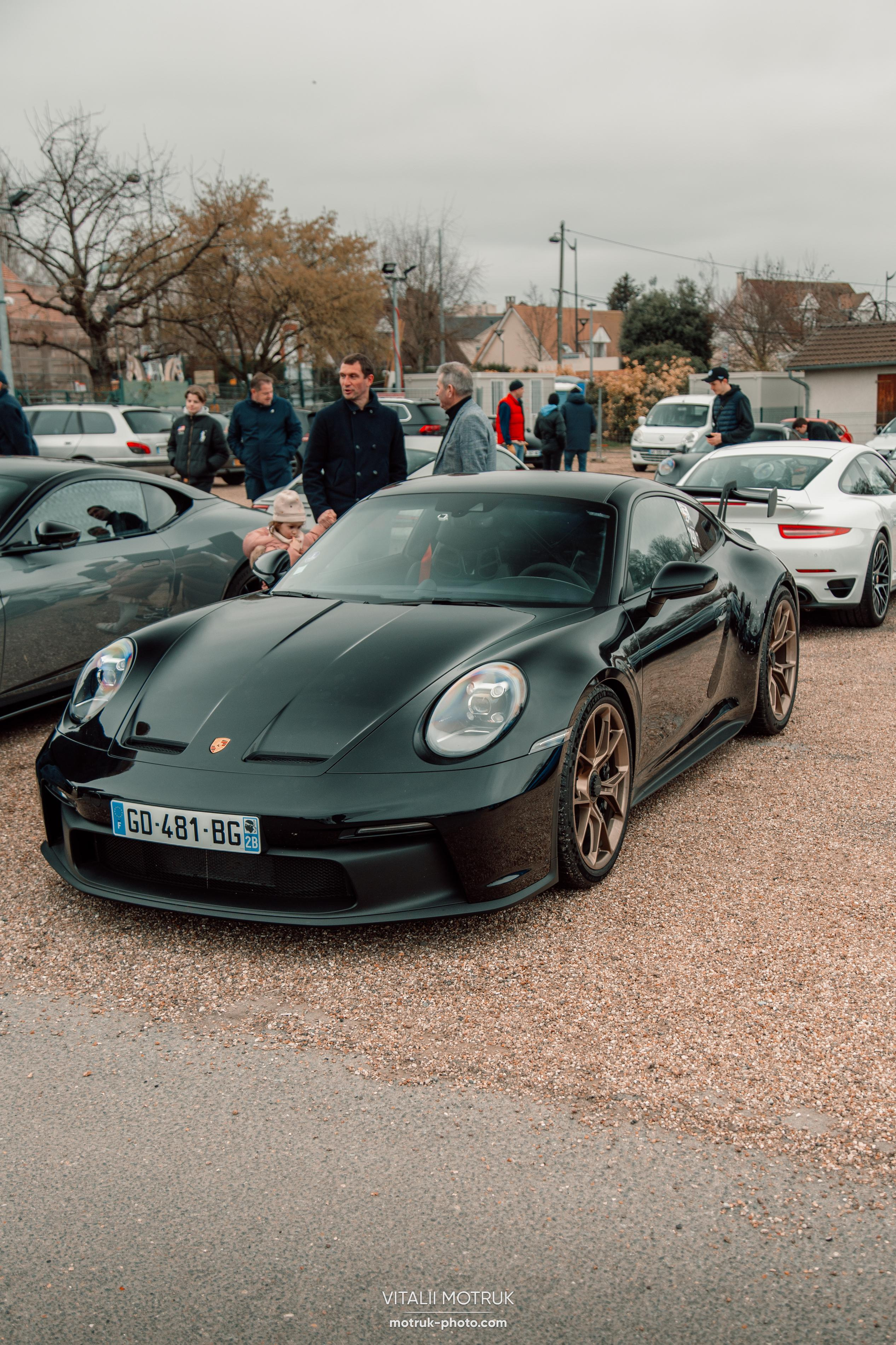 Cars and Coffee 12.02. Photographer in Paris — Vitalii Motruk