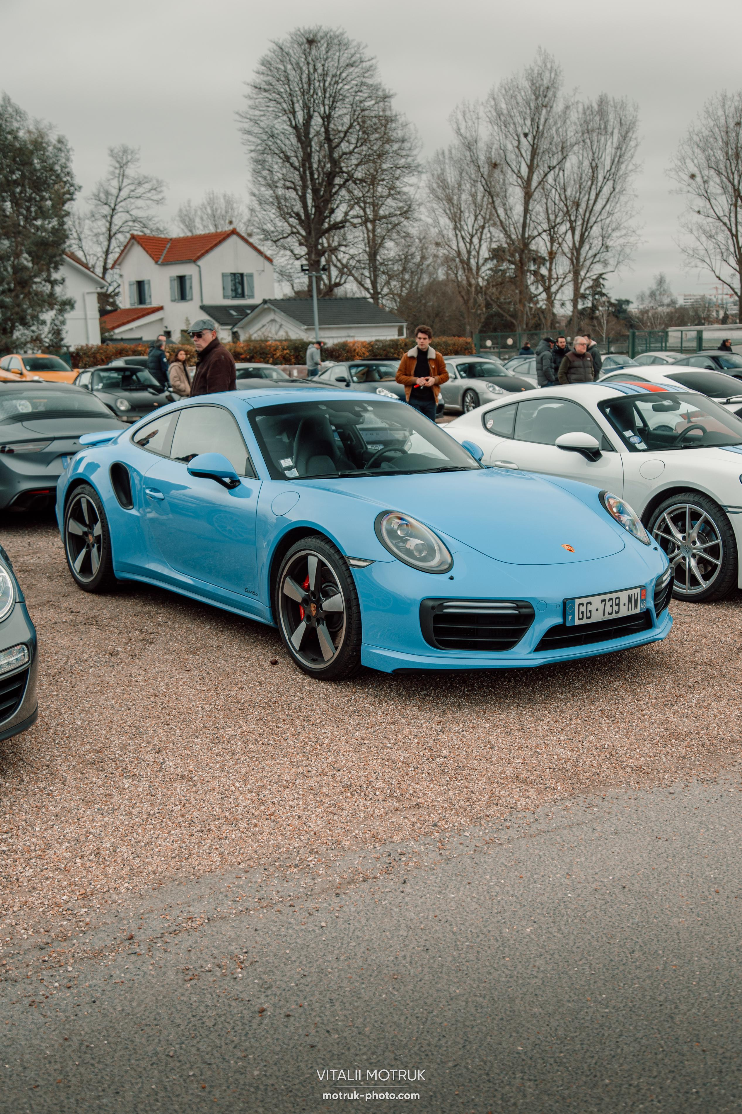 Cars and Coffee 12.02. Photographer in Paris — Vitalii Motruk