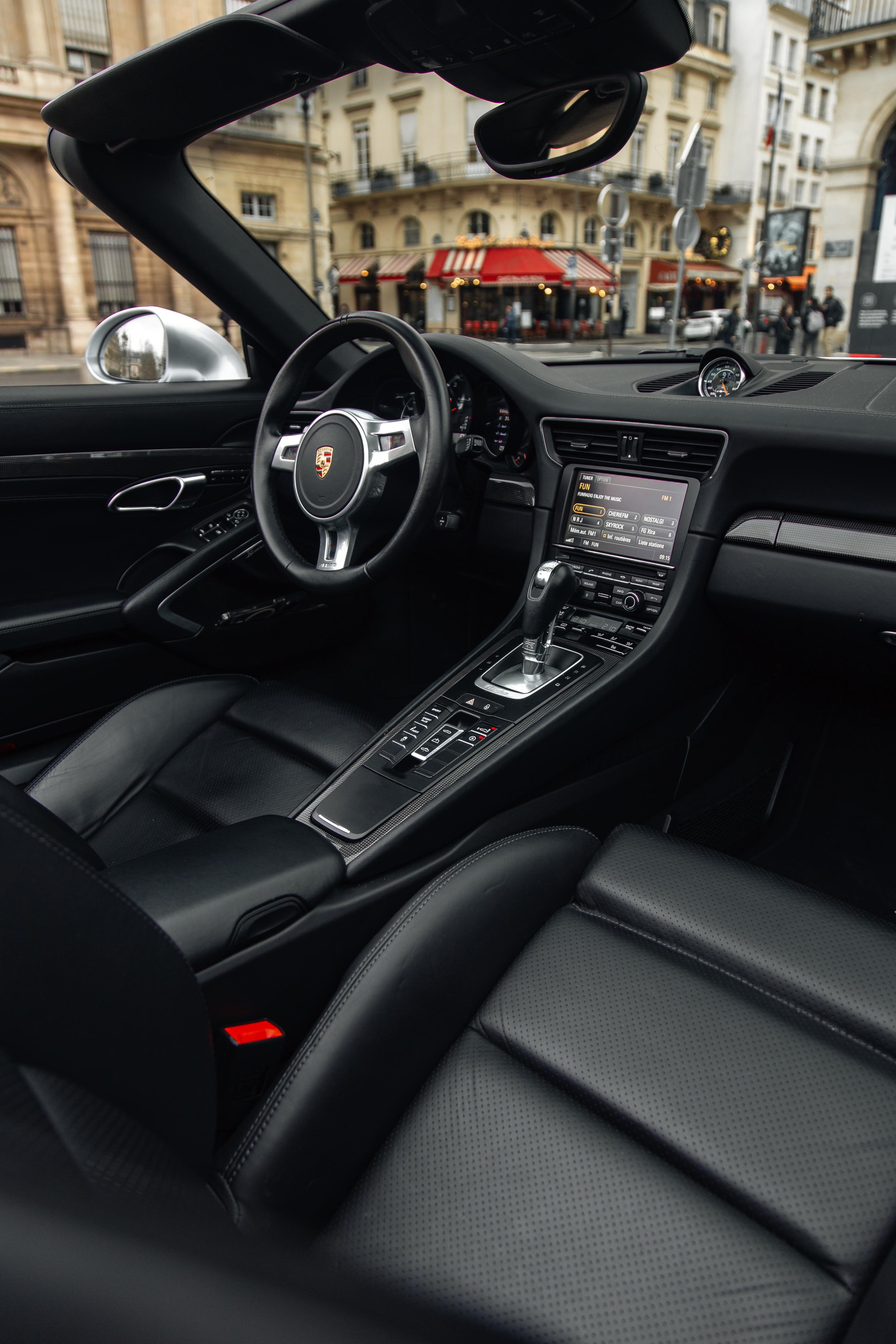 Porsche 911 Turbo S (Type 991). Photographe de voitures à Paris — Vitalii Motruk