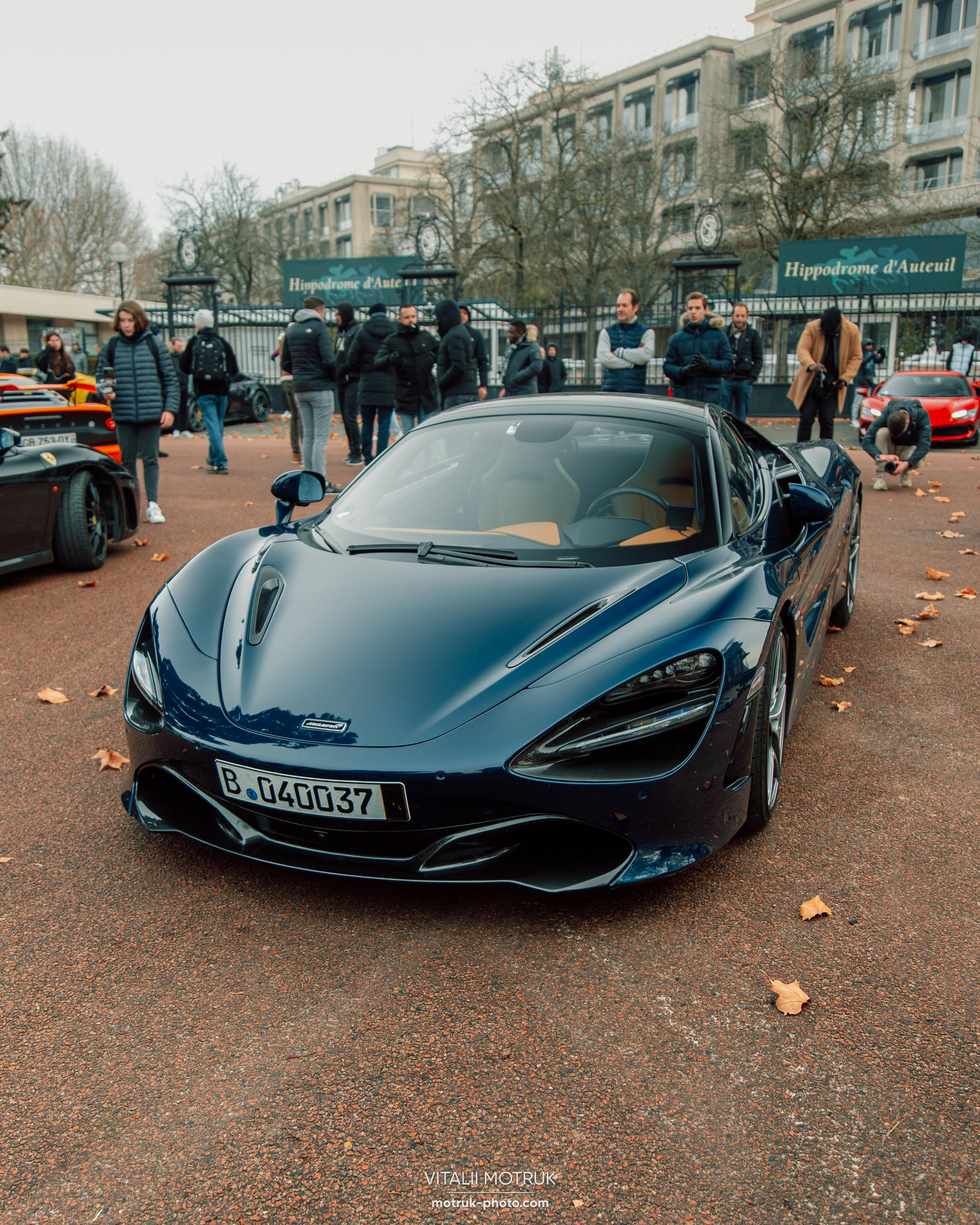 Rassemblement a l’Auteuil. Photographer in Paris — Vitalii Motruk