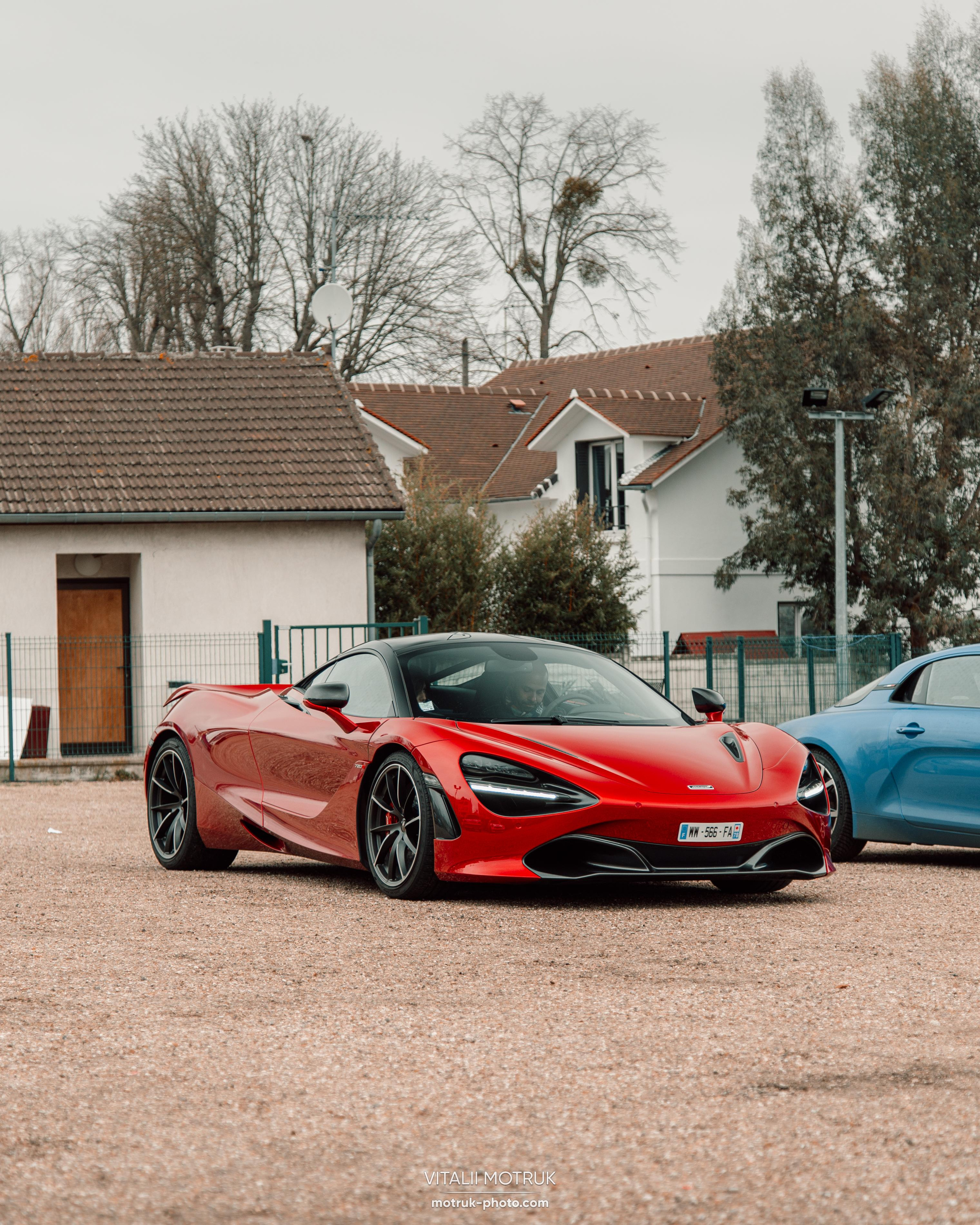 Cars and Coffee 12.02. Photographer in Paris — Vitalii Motruk