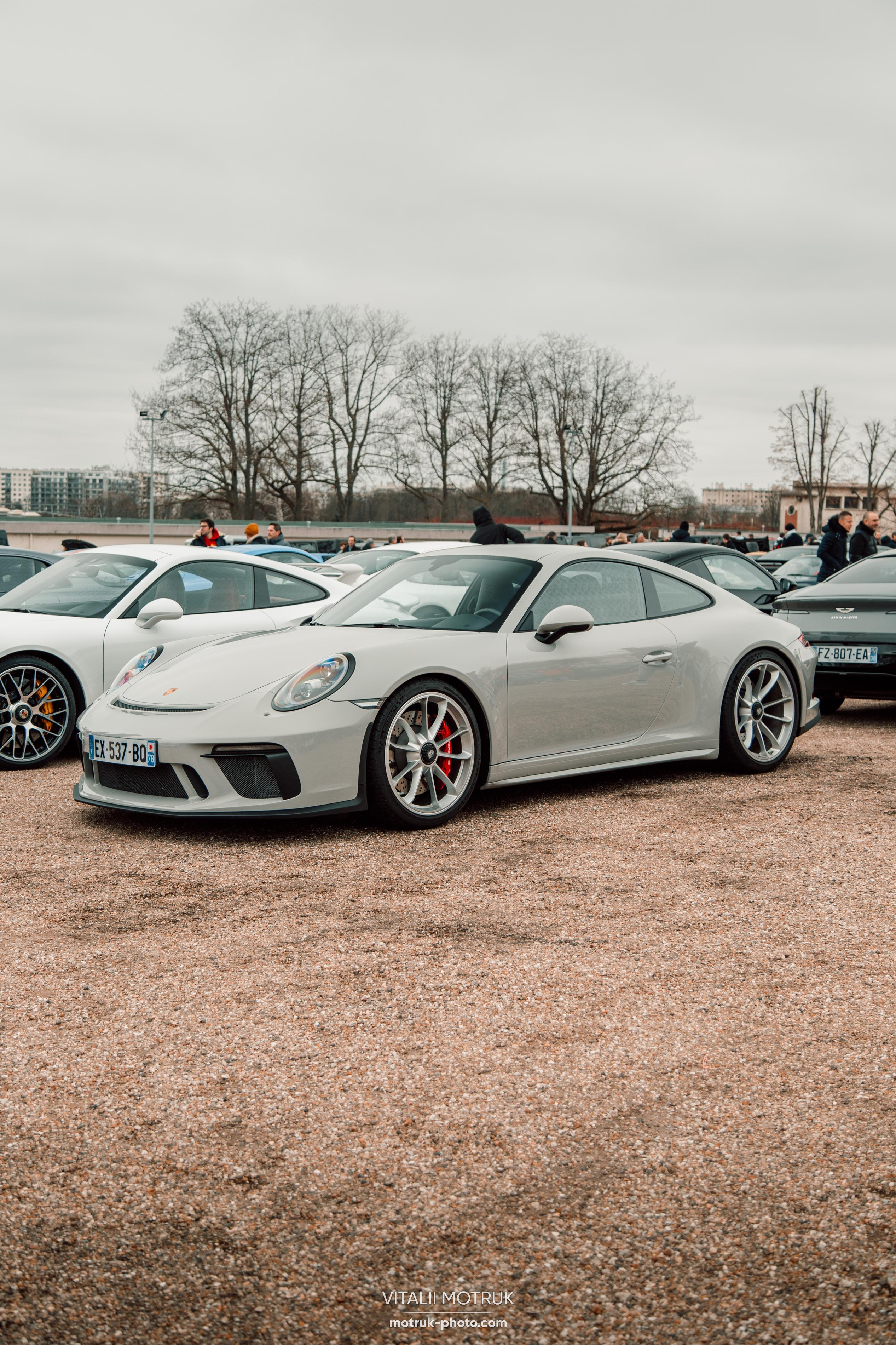 Cars and Coffee 12.02. Photographer in Paris — Vitalii Motruk