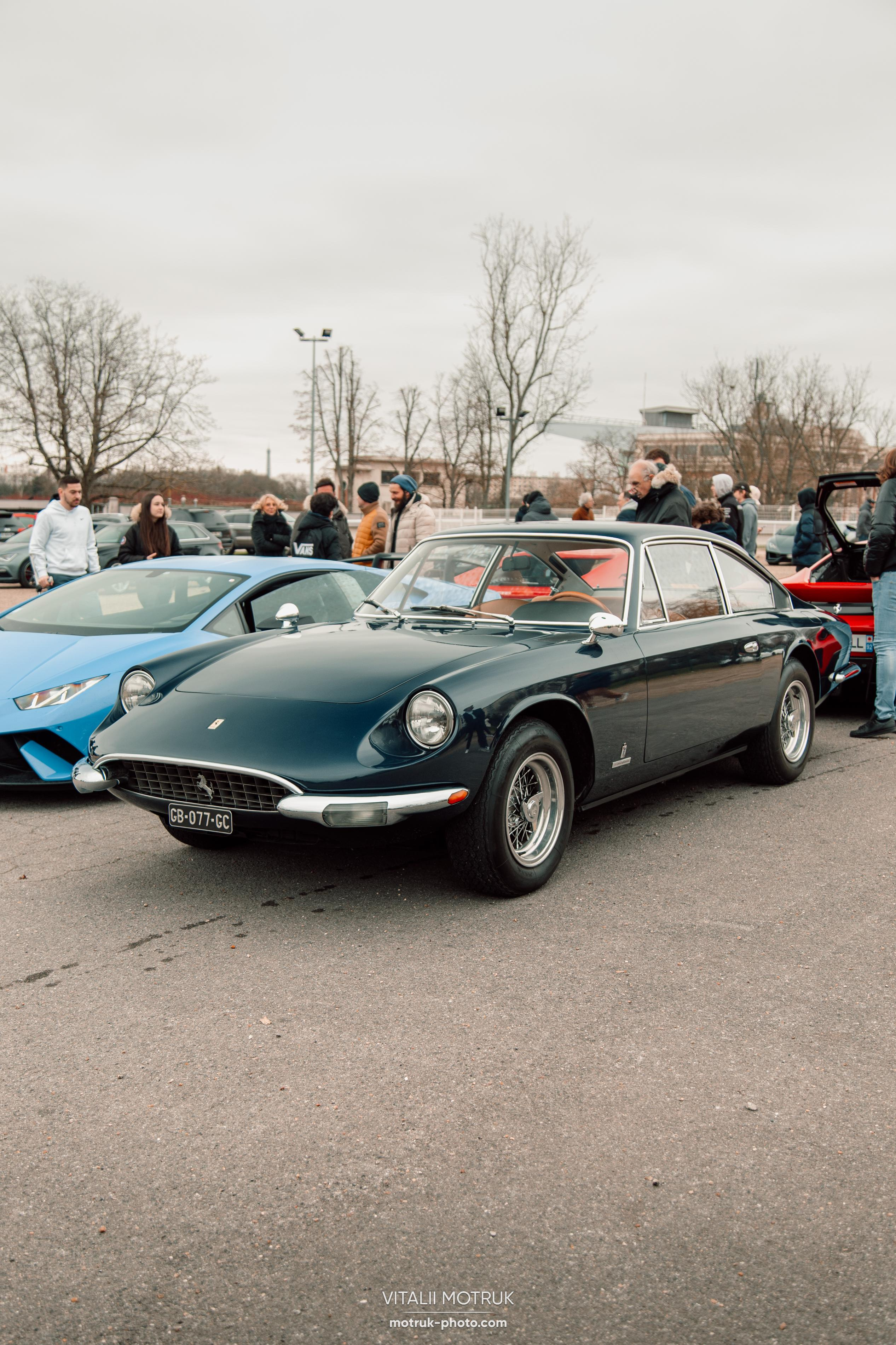 Cars and Coffee 12.02. Photographer in Paris — Vitalii Motruk