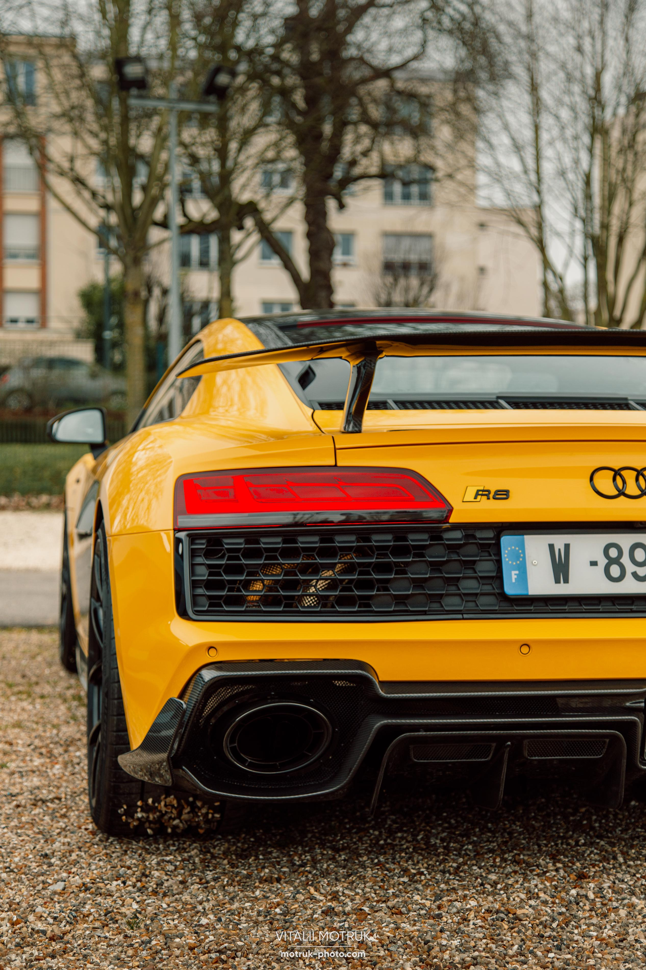 Cars and Coffee 12.02. Photographer in Paris — Vitalii Motruk