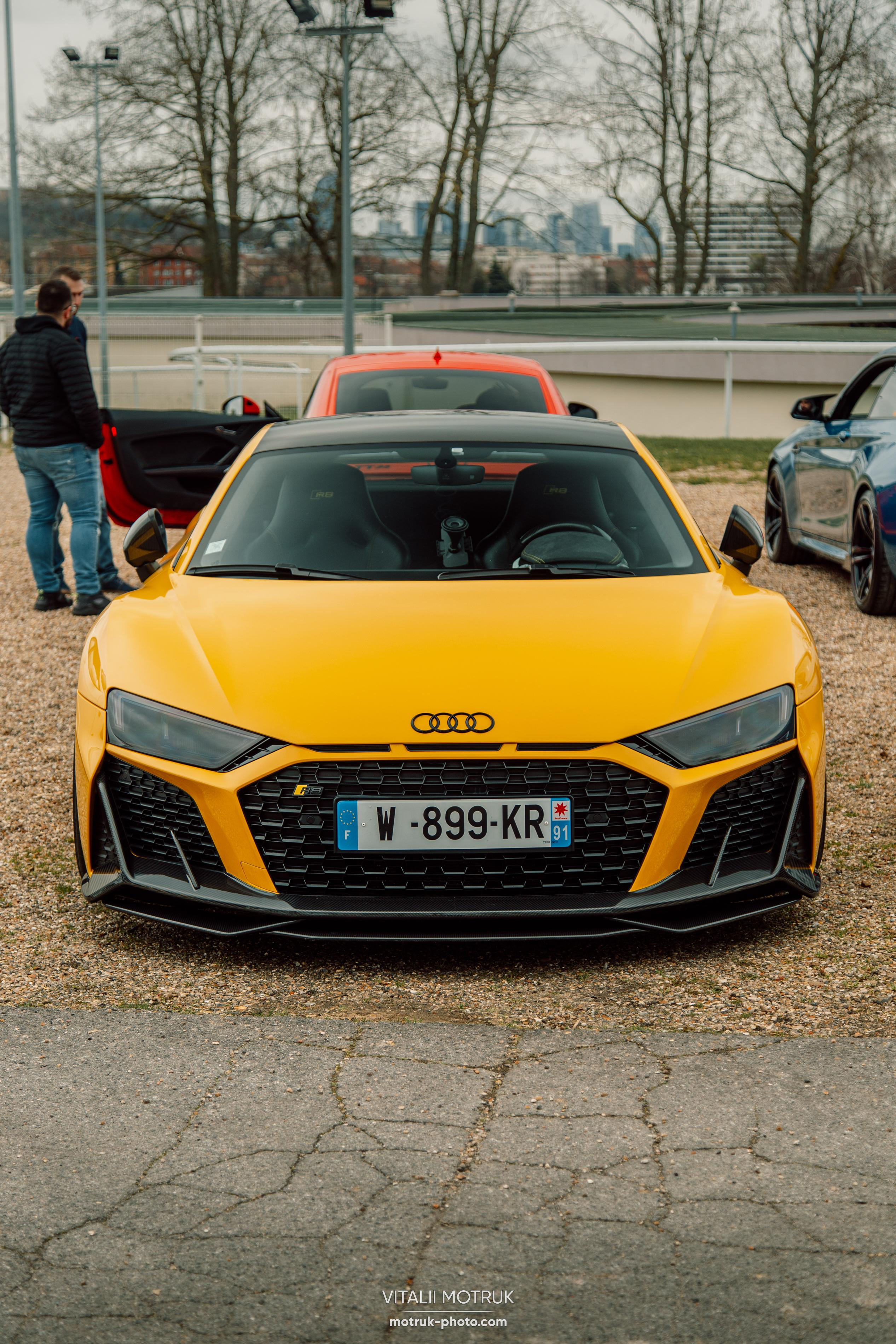 Cars and Coffee 12.02. Photographer in Paris — Vitalii Motruk