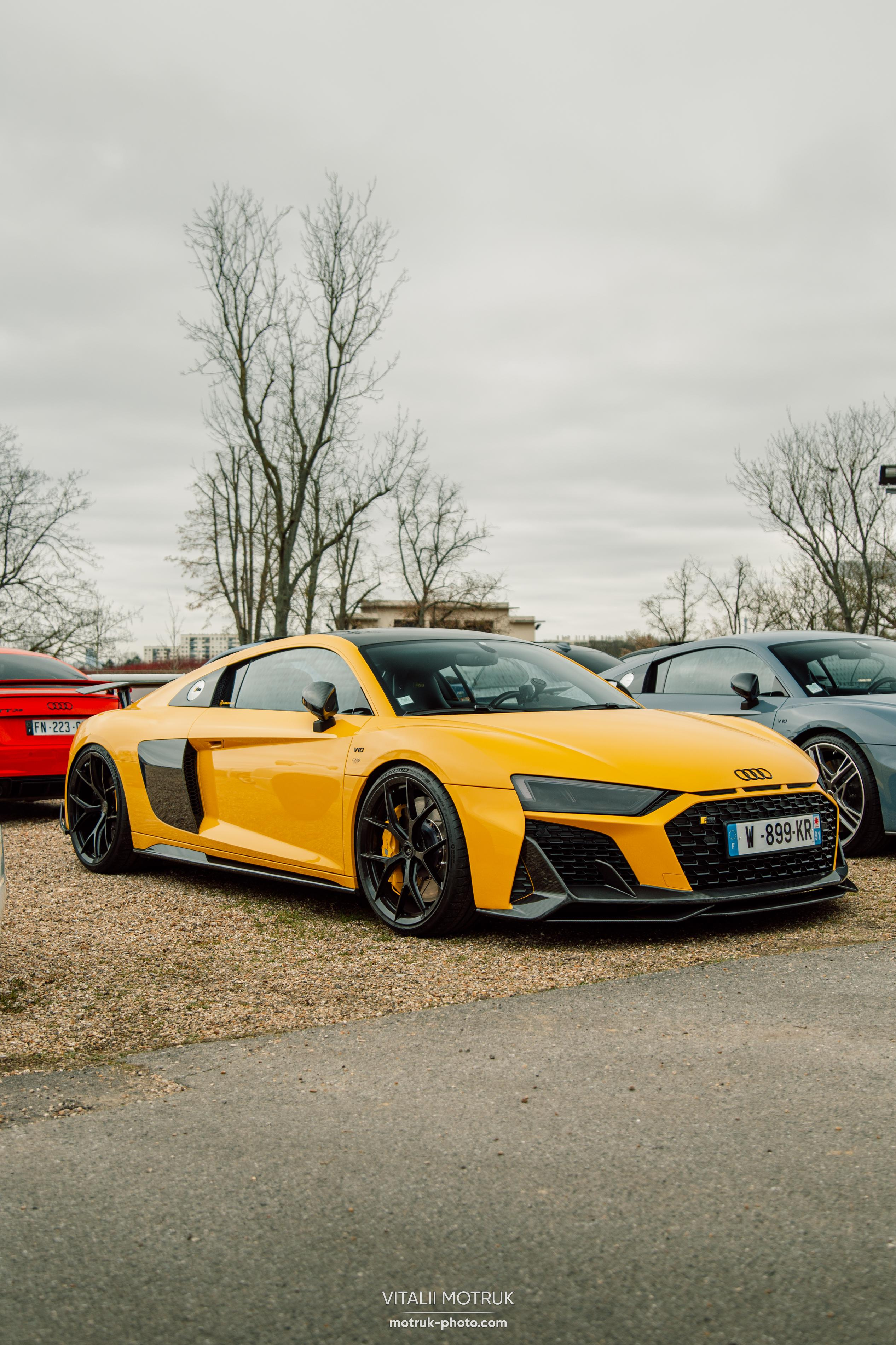 Cars and Coffee 12.02. Photographer in Paris — Vitalii Motruk