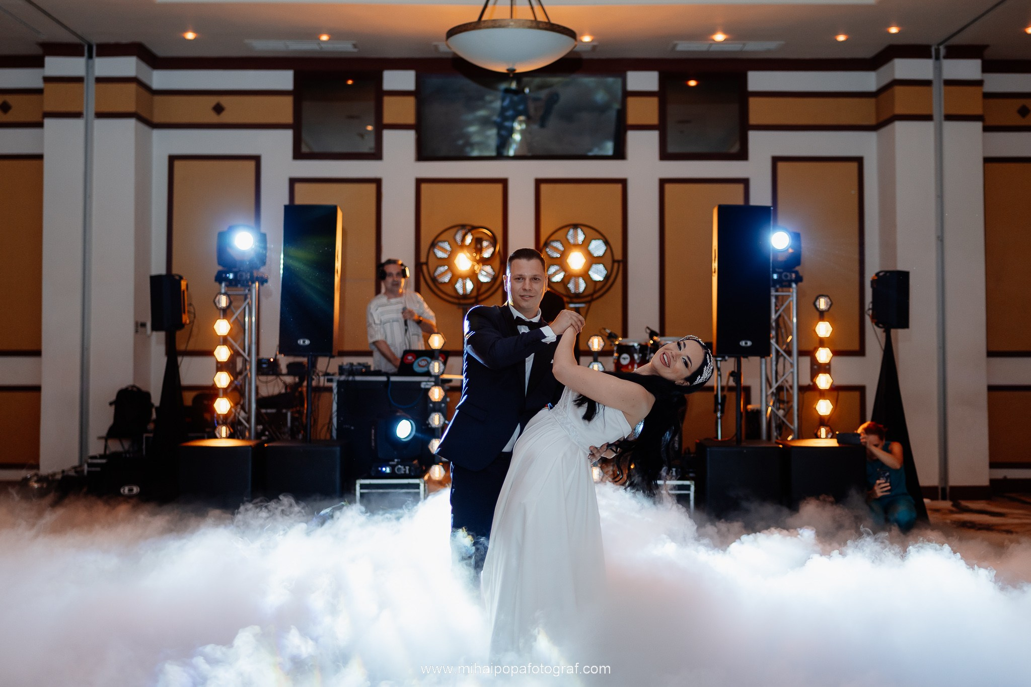 Fotograf Cununie Civilă în București - Mihai Popa Fotograf. Fotograf Nuntă & Botez București - Mihai Popa | Dincolo de oameni, imortalizez emoții!