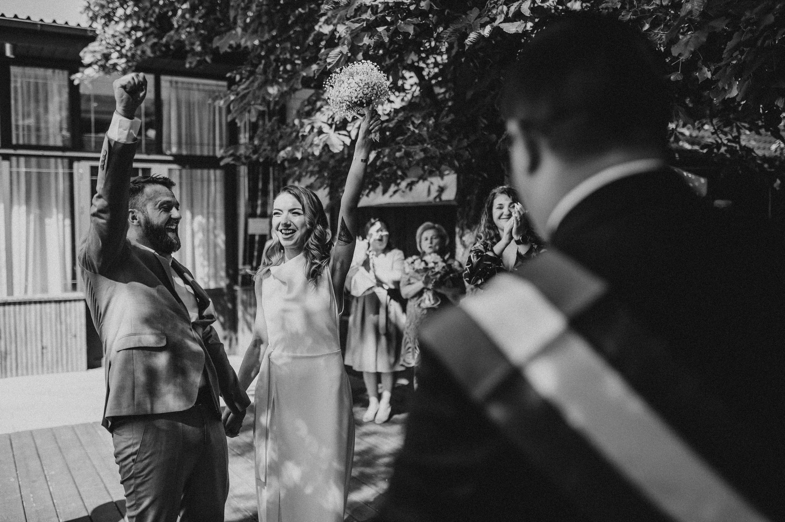 Cununie civila in aer liber si sedinta foto de cuplu. Proud Vision Weddings | Wedding Photography & Film — Servicii profesionale Foto Video Nunta Iasi