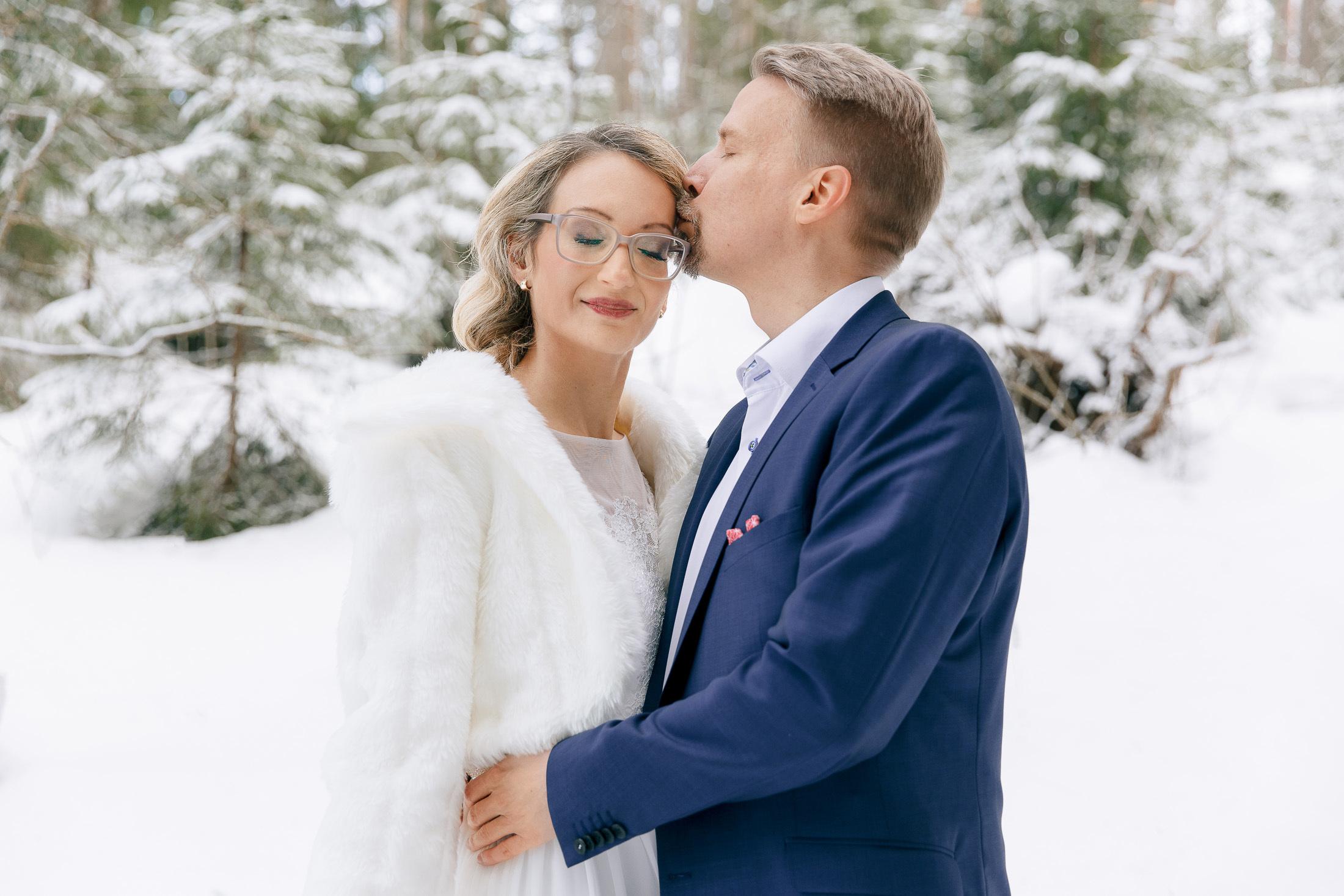 Sandra&Juhani, hääkuvaaja Nuuksio, Green window