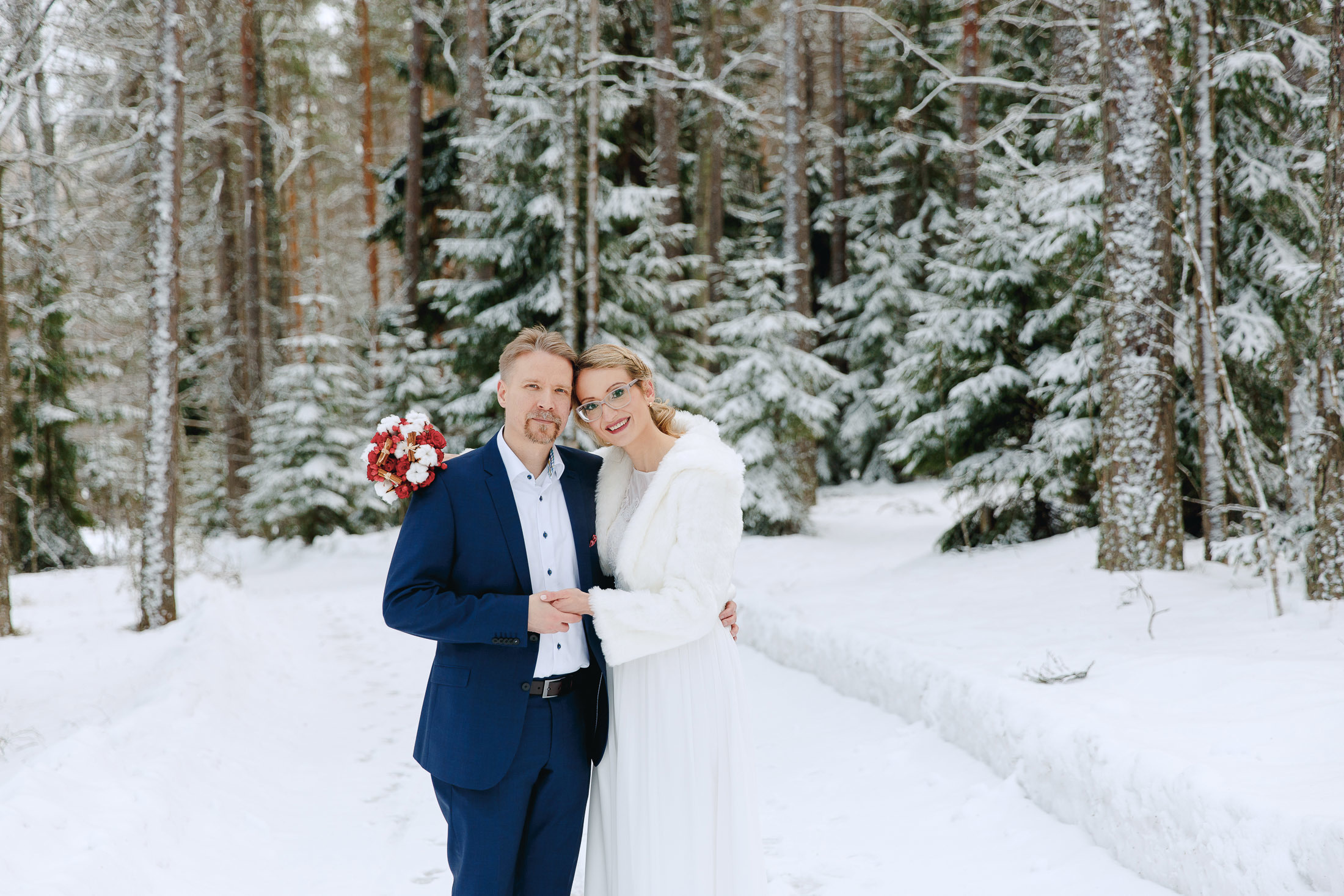 Sandra&Juhani, hääkuvaaja Nuuksio, Green window