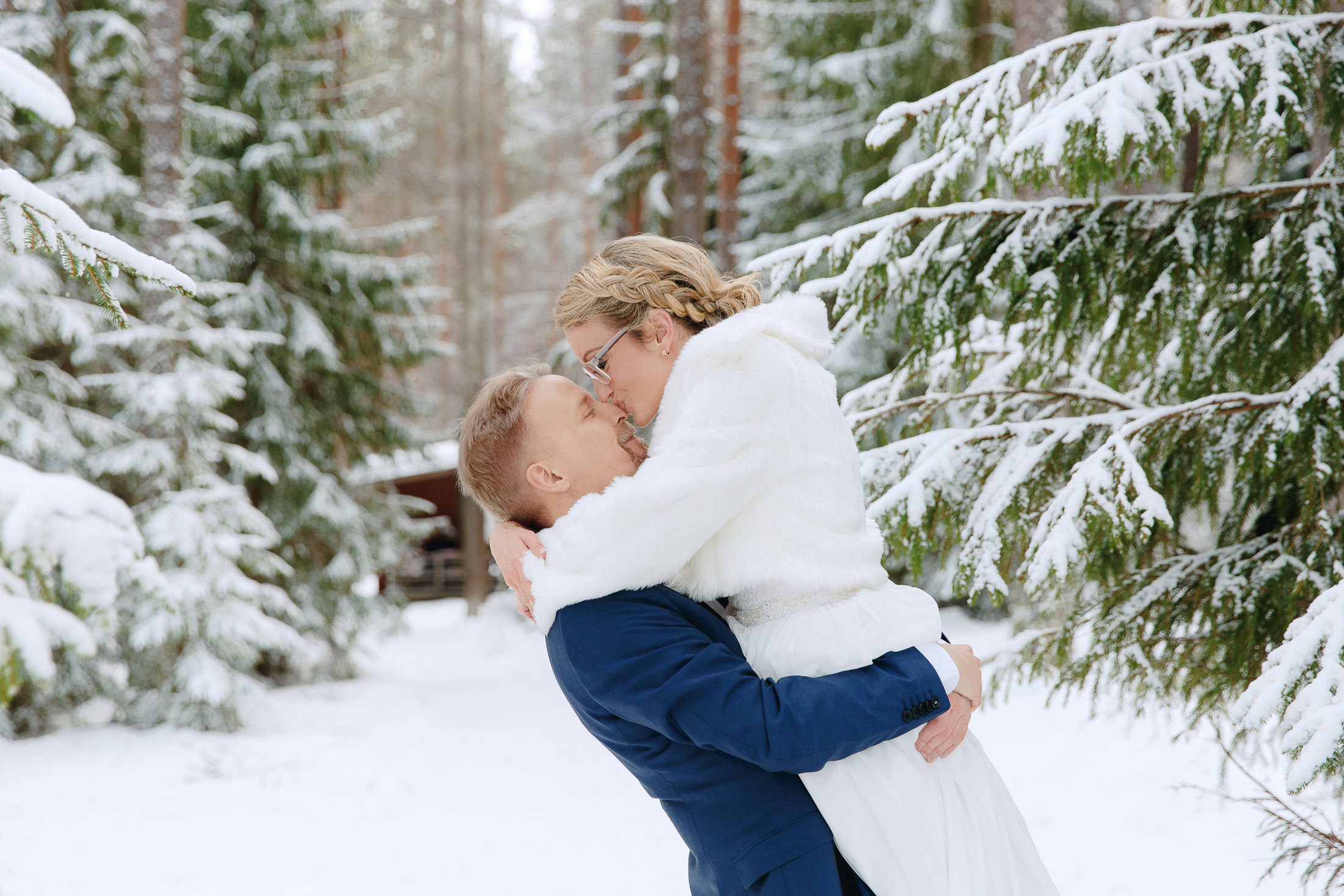 Sandra&Juhani, hääkuvaaja Nuuksio, Green window
