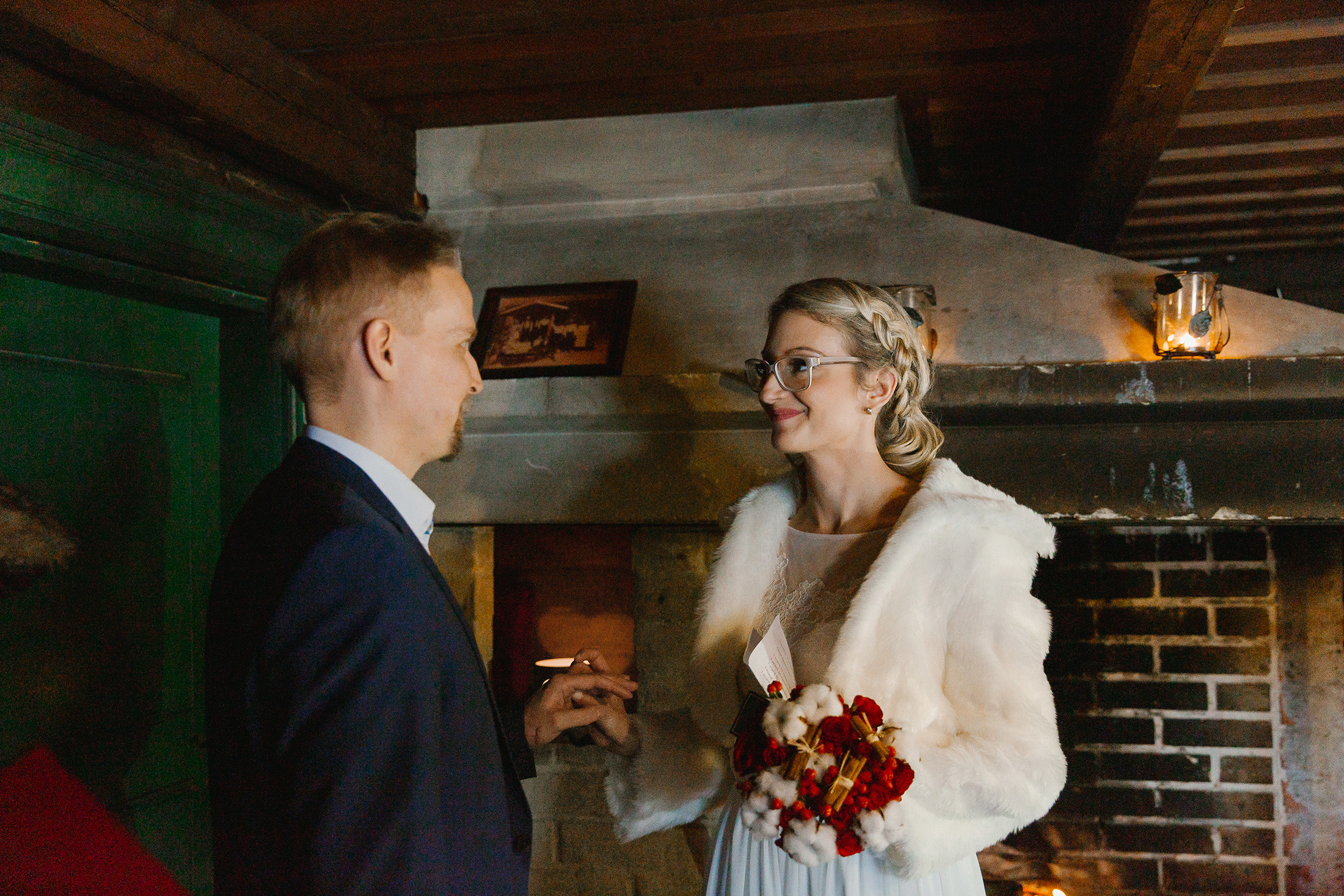 Sandra&Juhani, hääkuvaaja Nuuksio, Green window