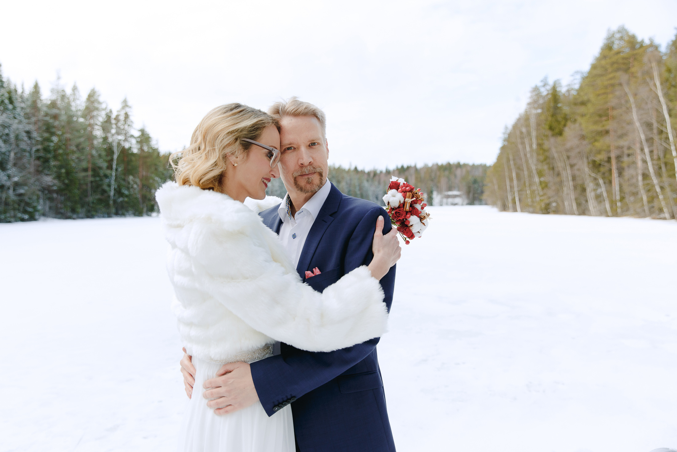 Sandra&Juhani, hääkuvaaja Nuuksio, Green window