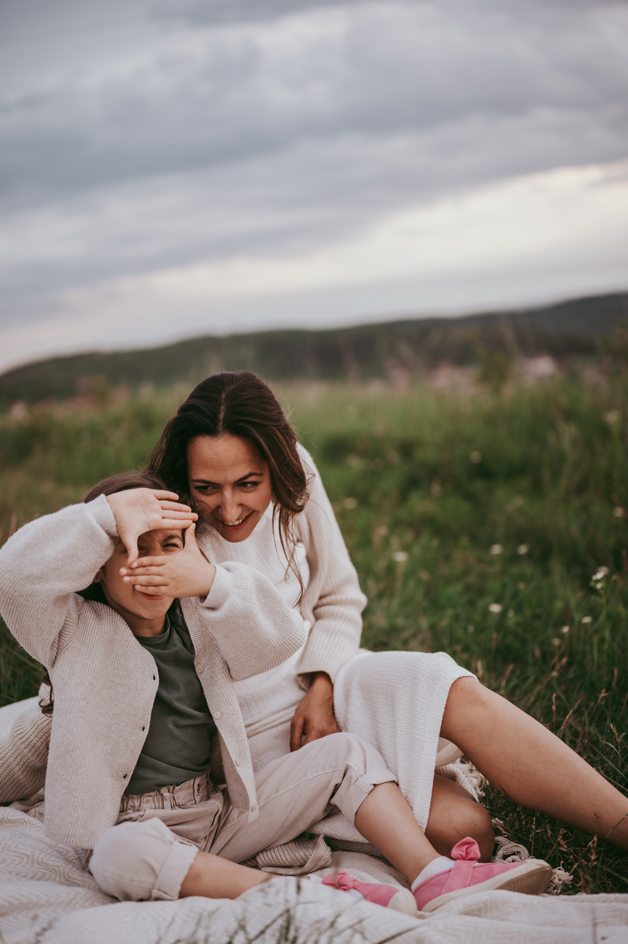Bojana i Srna / mammy and me photosession. Deciji i porodicni fotograf u Beogradu Oksana Skendzic