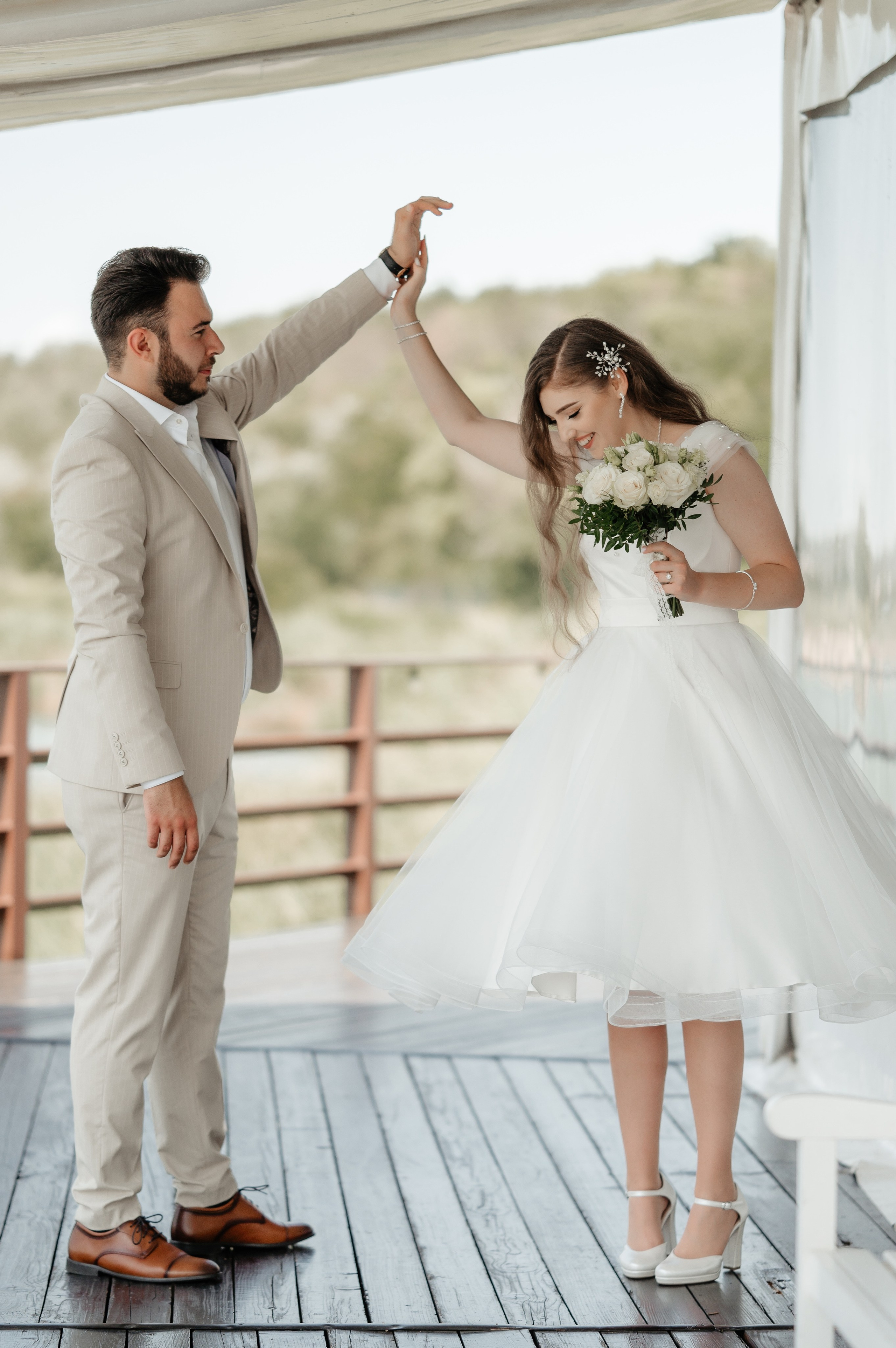 Cununie civila in aer liber si sedinta foto de cuplu. Proud Vision Weddings | Wedding Photography & Film — Servicii profesionale Foto Video Nunta Iasi