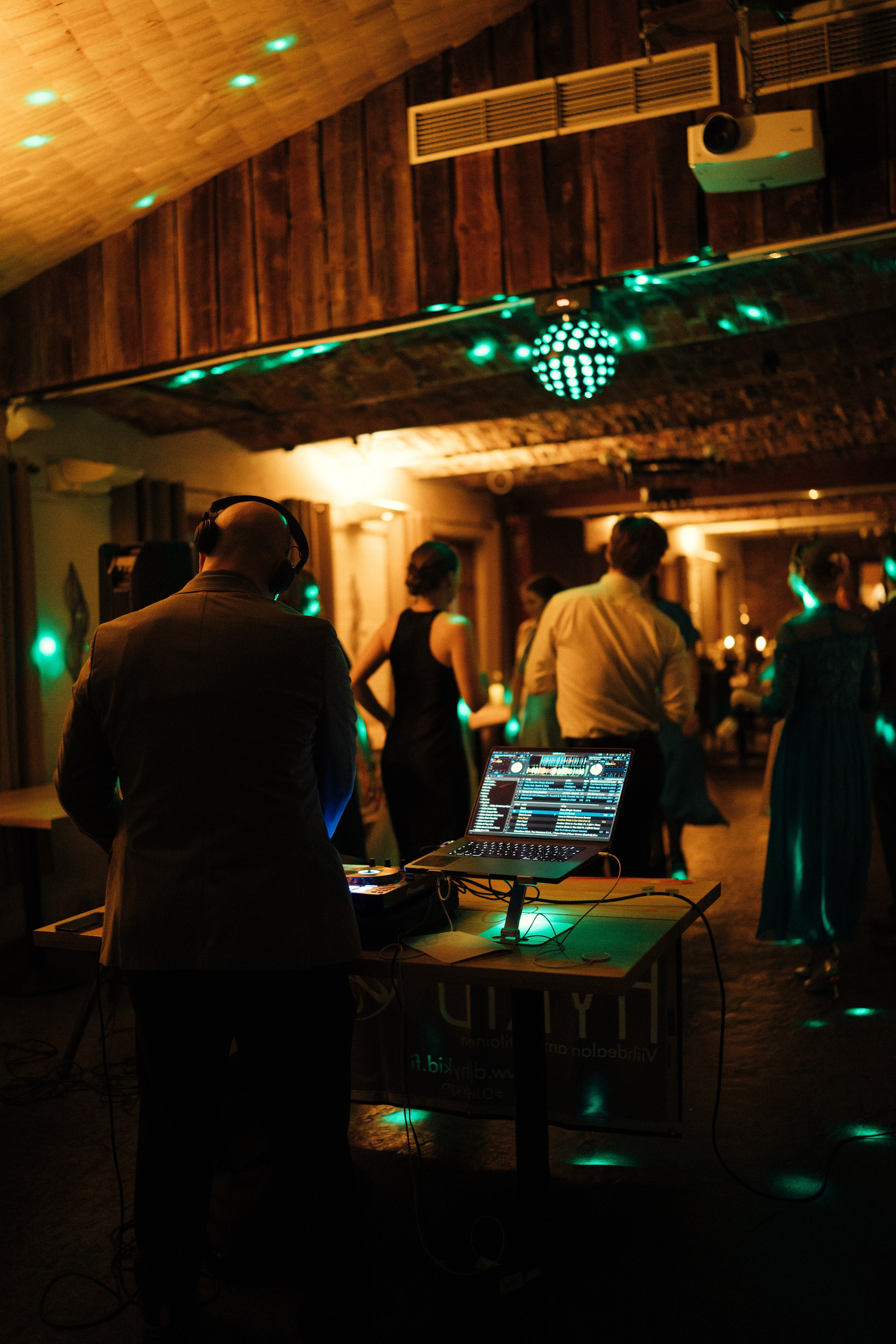 C&A. Wedding and portrait photographer in Helsinki Vickan O