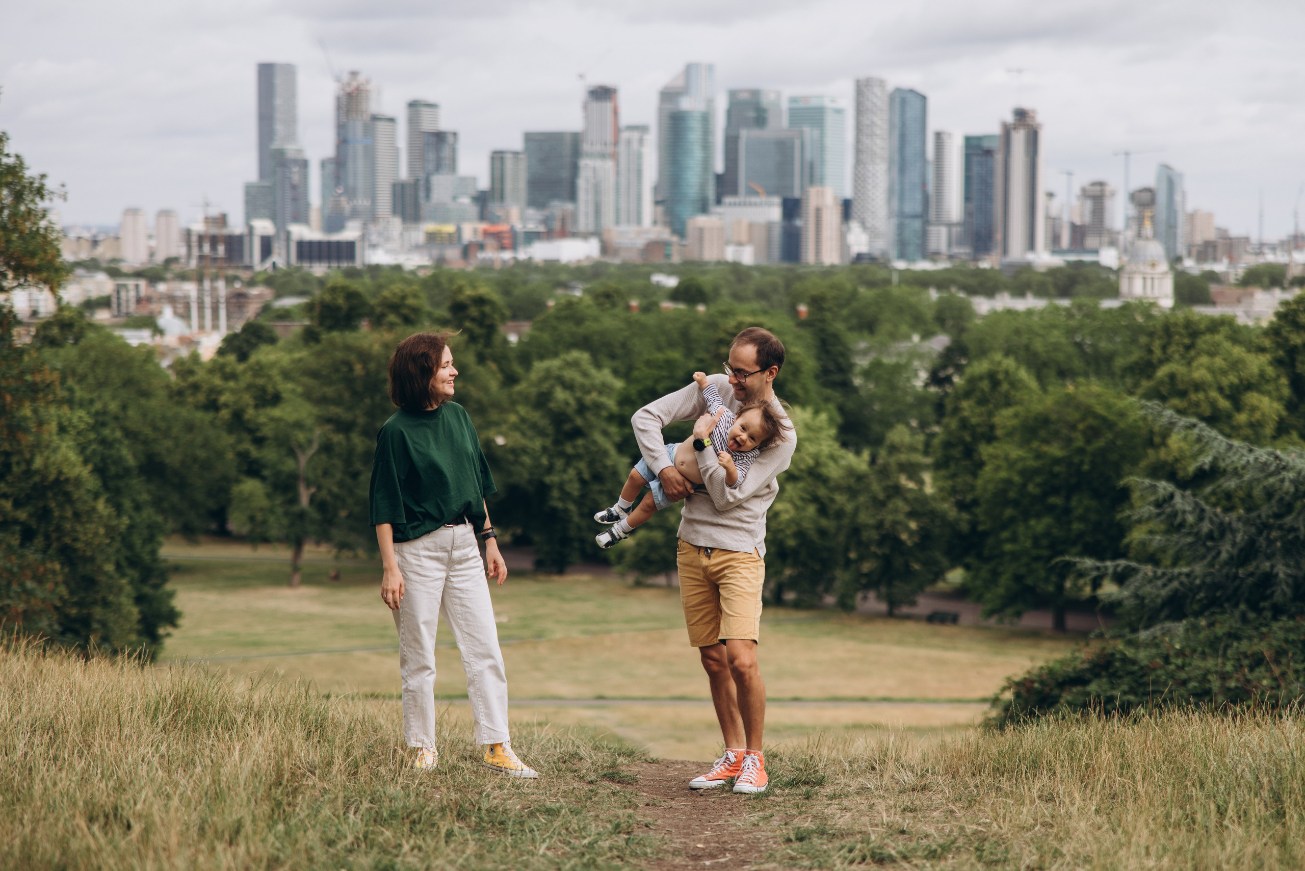 Milena with parents (Greenwich Park). Anastasia Klink, Photographer in London